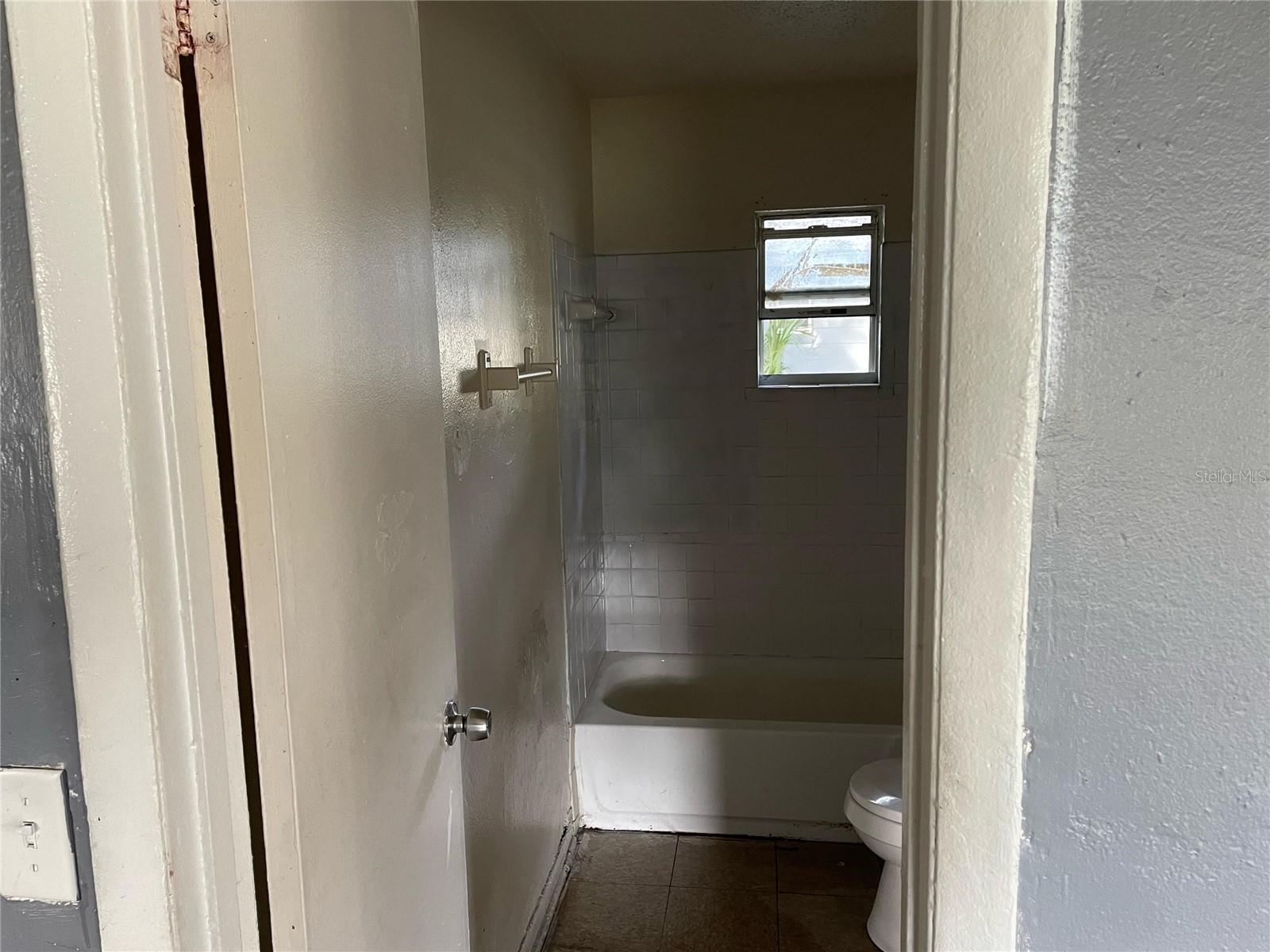 Image 2 of 5 For 401 Kilgore Street