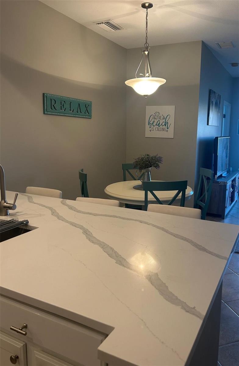 Image 12 of 27 For 3672 Parkridge Circle 27-106