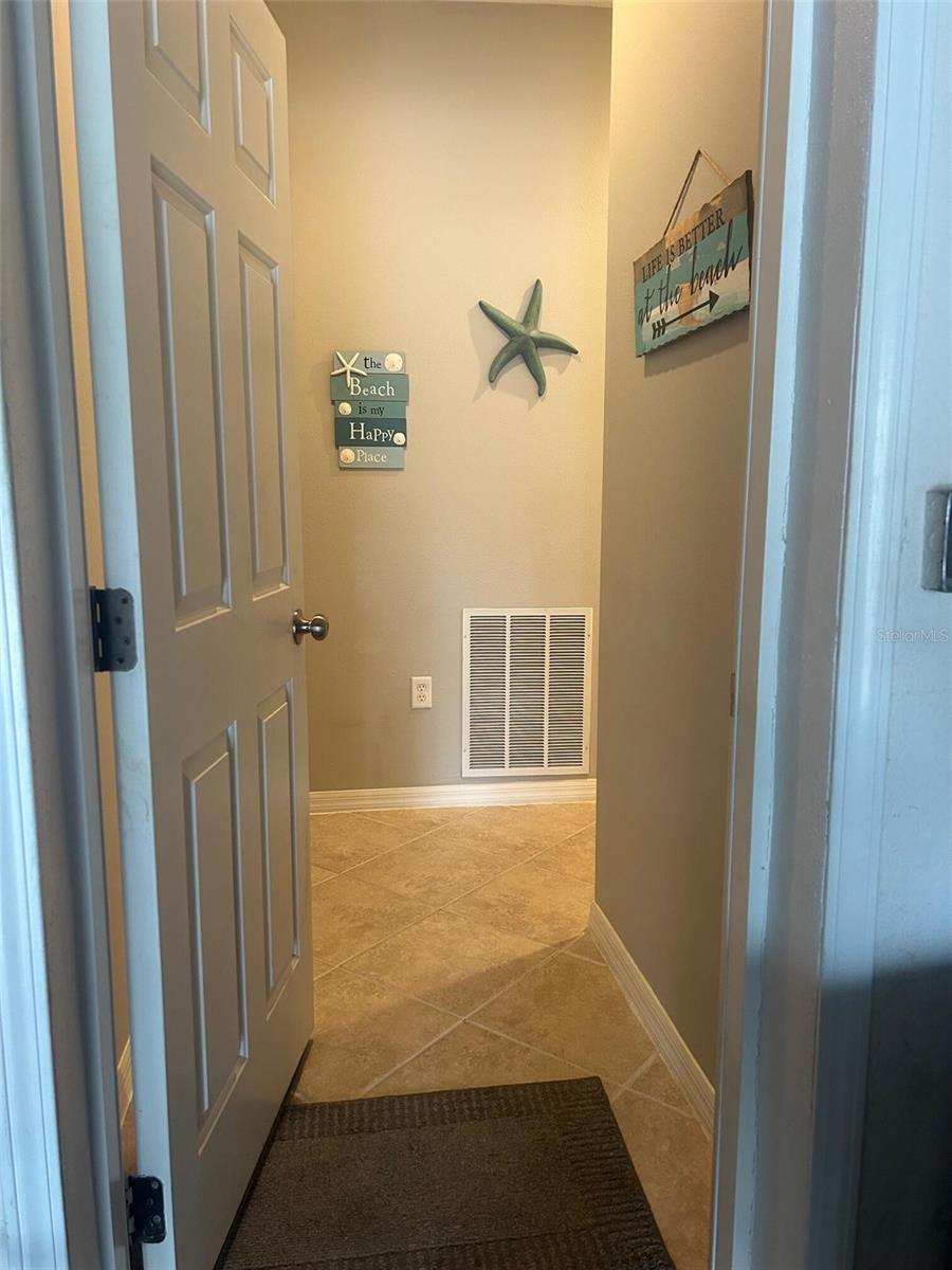 Image 22 of 27 For 3672 Parkridge Circle 27-106