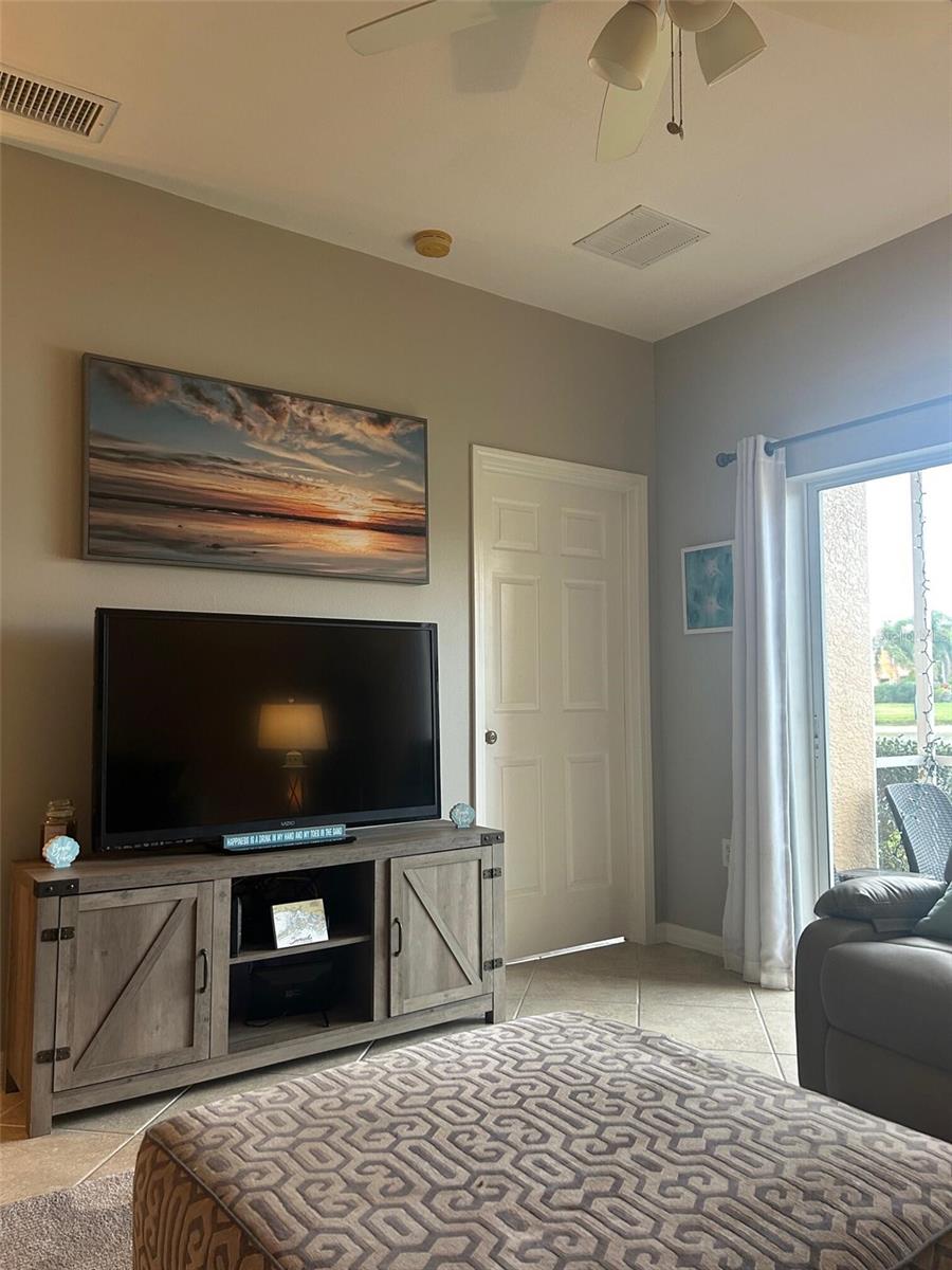 Image 7 of 27 For 3672 Parkridge Circle 27-106