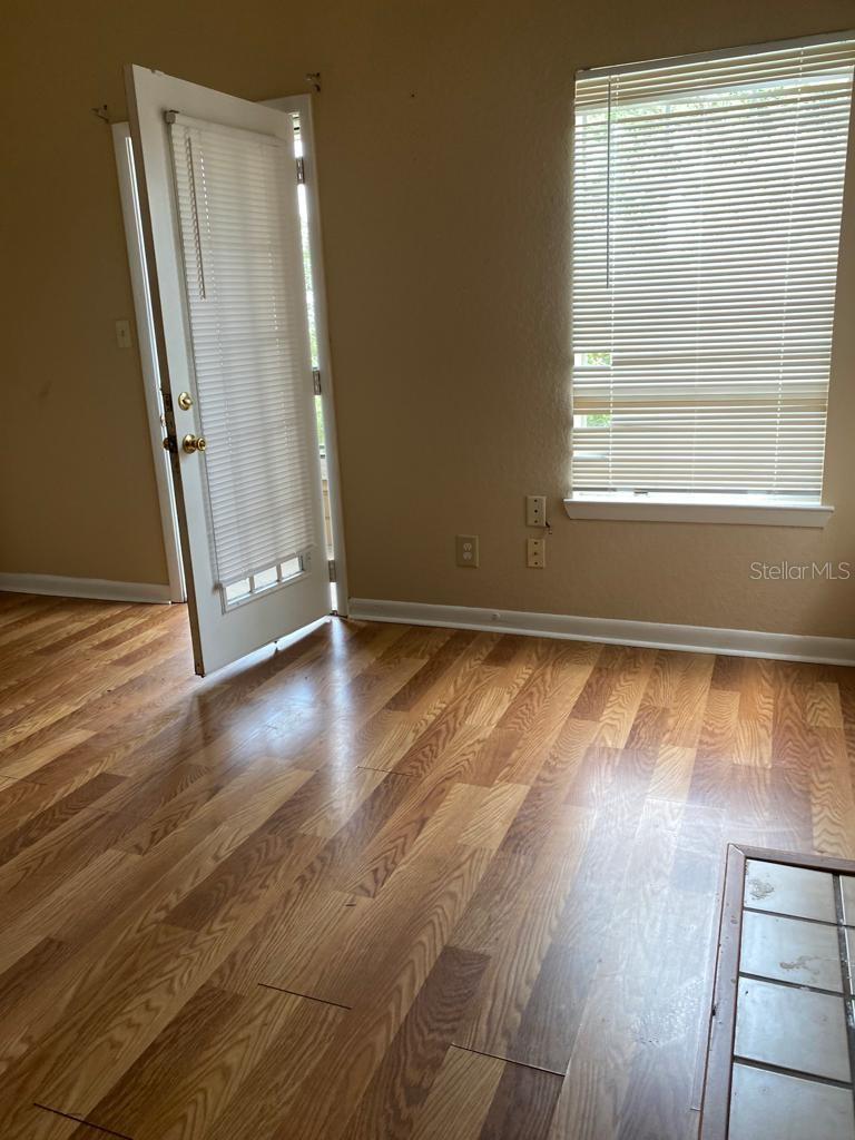 Image 4 of 10 For 4301 Lizshire Lane 307