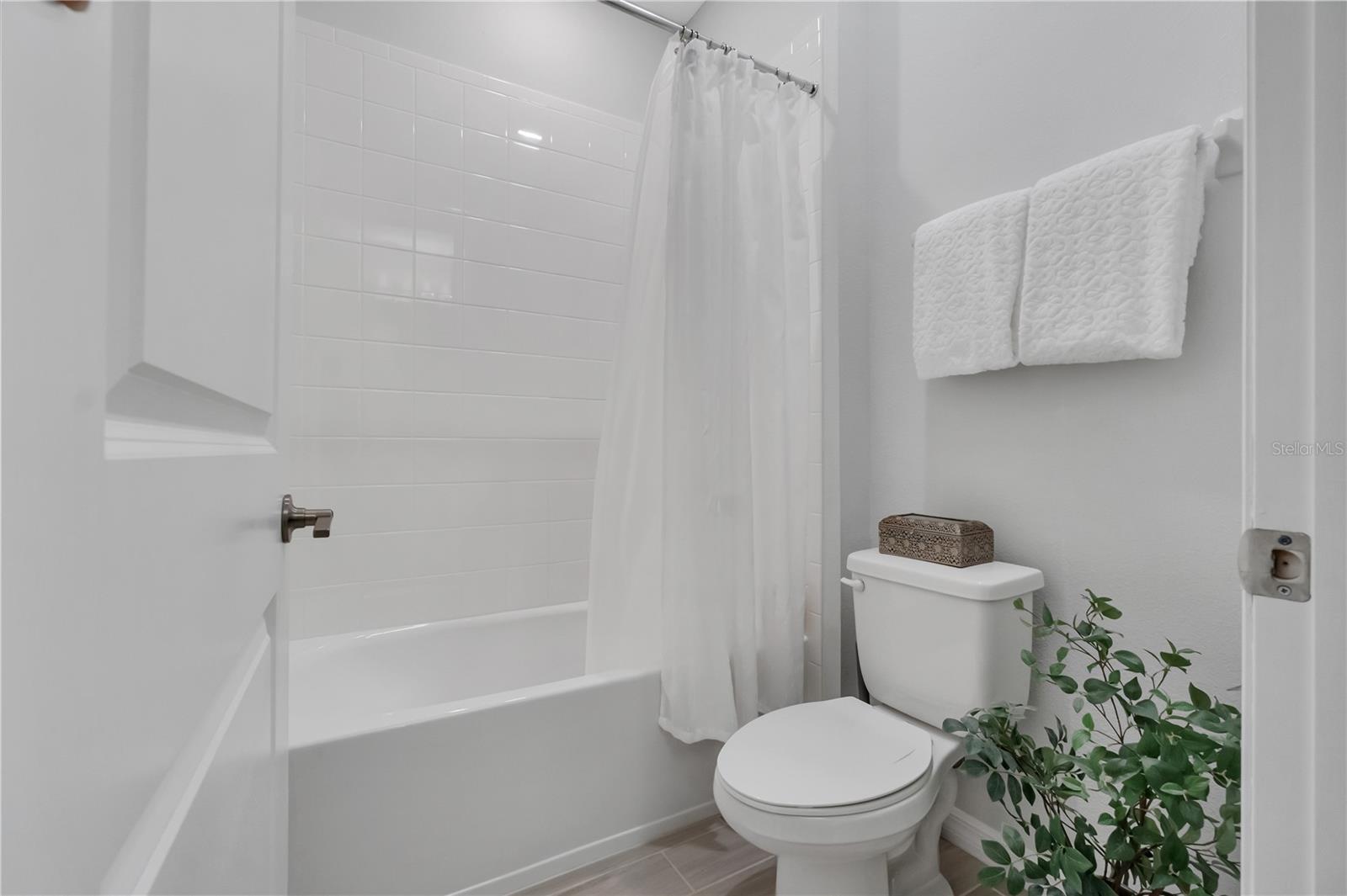 Image 21 of 44 For 2845 High Pointe Street