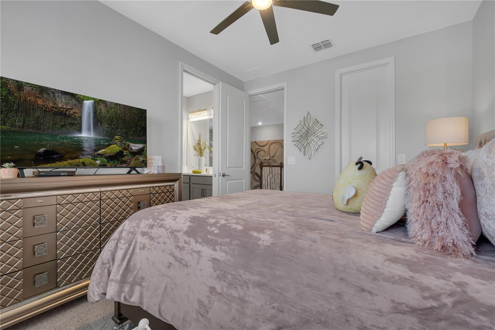 Image 28 of 44 For 2845 High Pointe Street