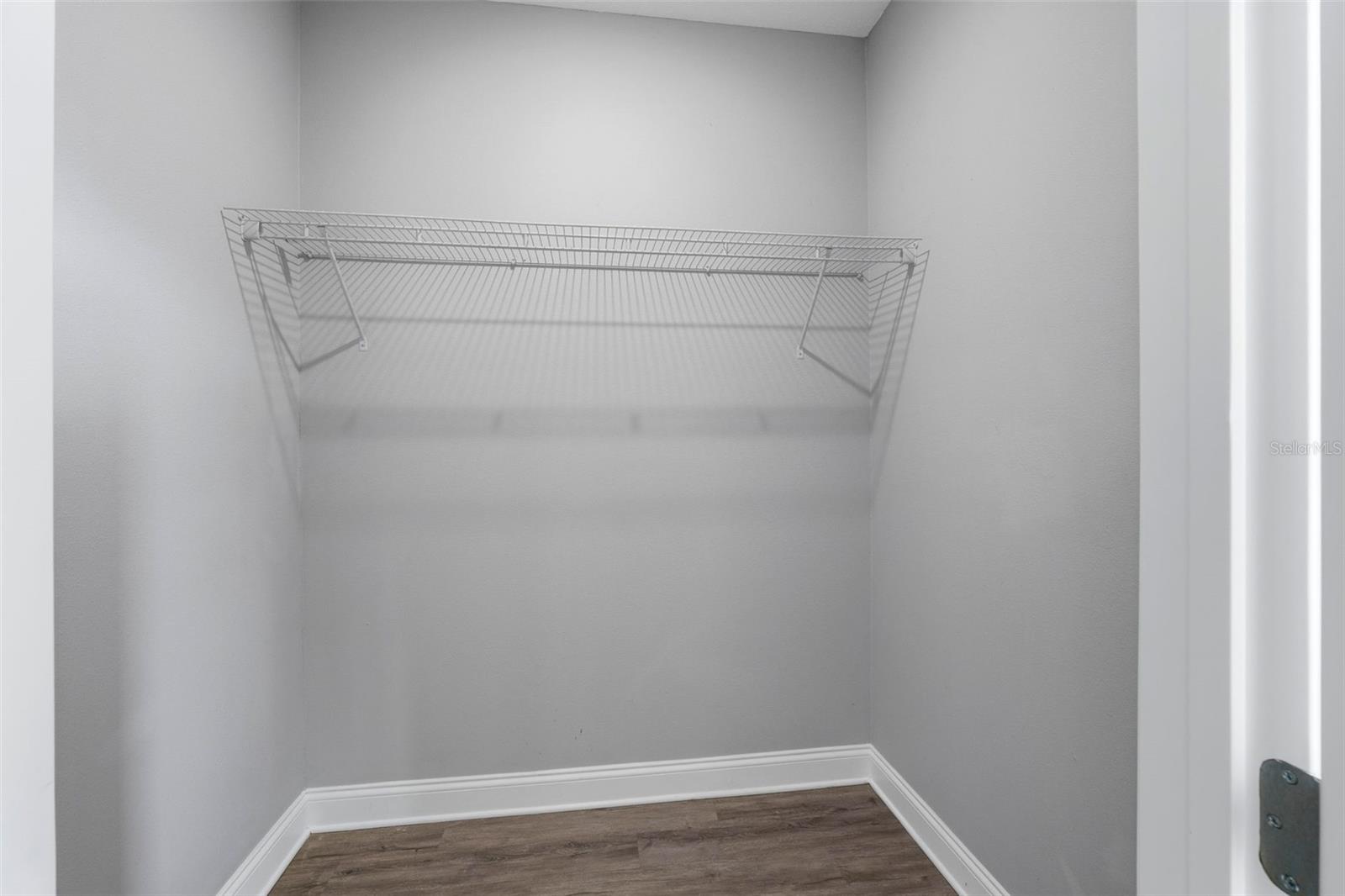 Image 17 of 24 For 314 Colonade Court B