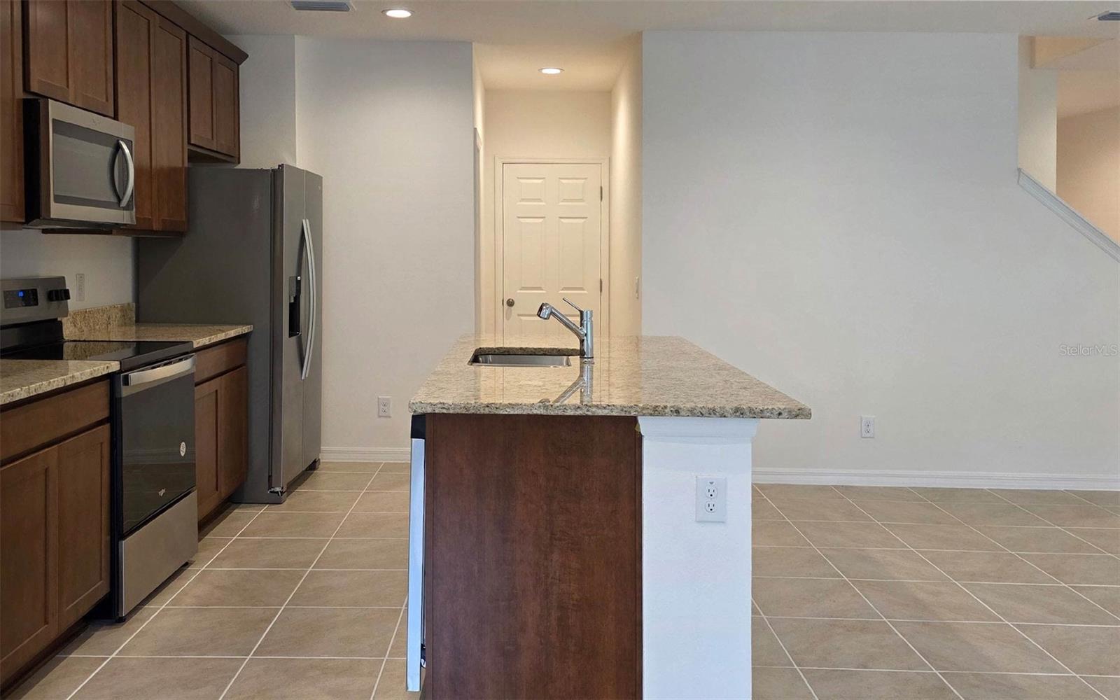 Image 3 of 10 For 207 Glass Onion Drive