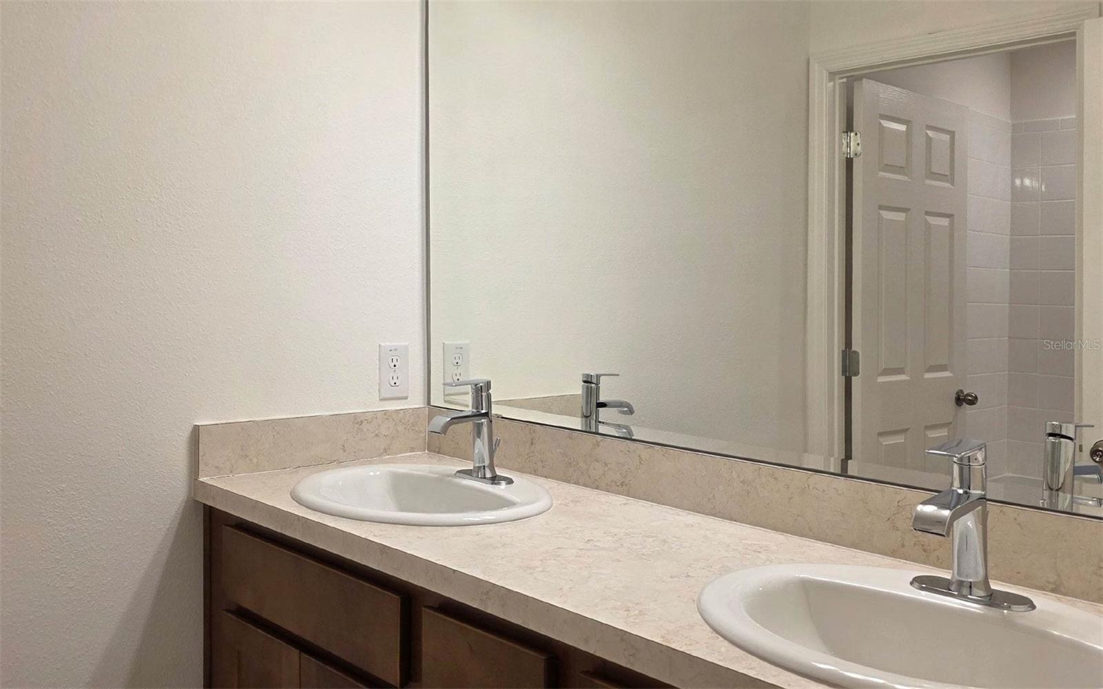 Image 6 of 10 For 207 Glass Onion Drive