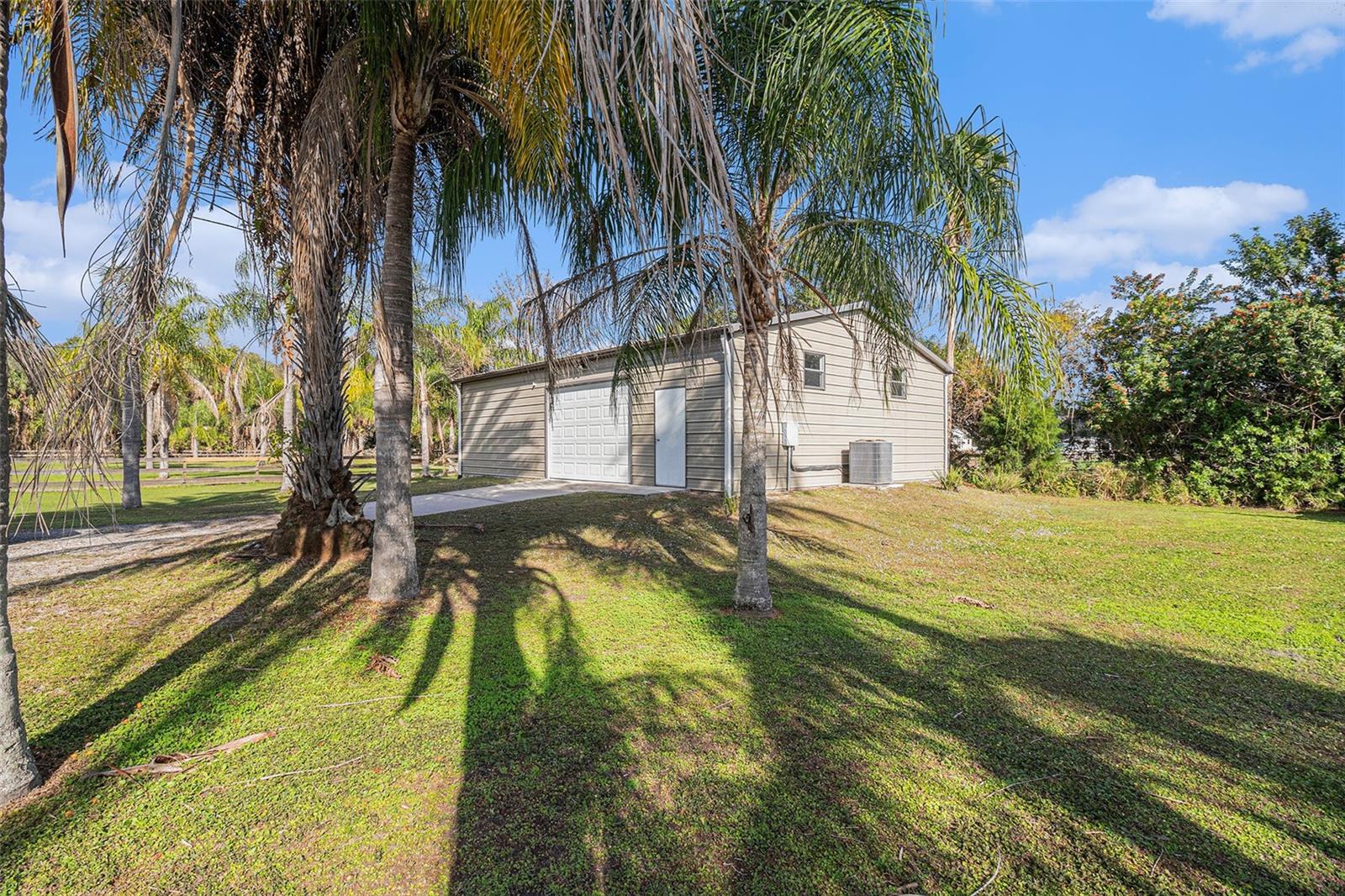 Image 28 of 48 For 1395 Palm Way