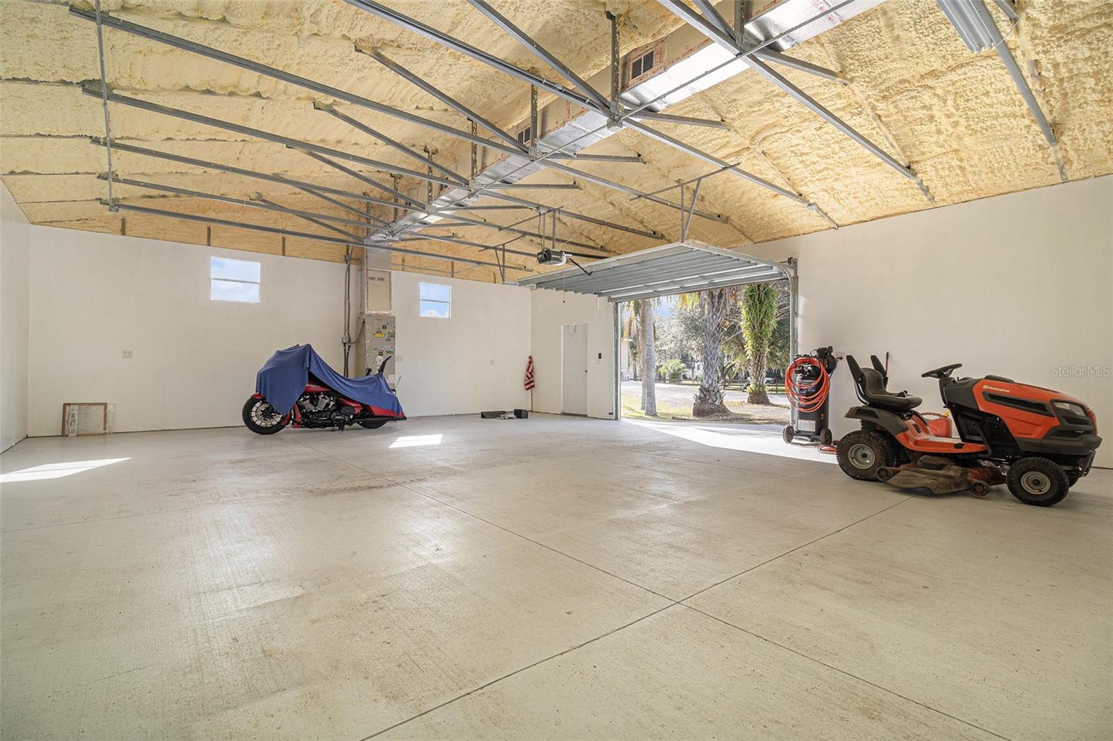 Image 30 of 48 For 1395 Palm Way