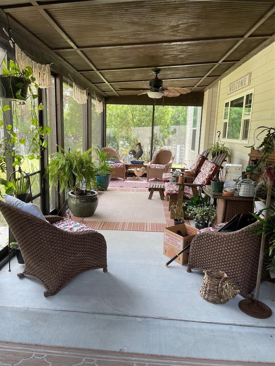 Image 9 of 48 For 1395 Palm Way