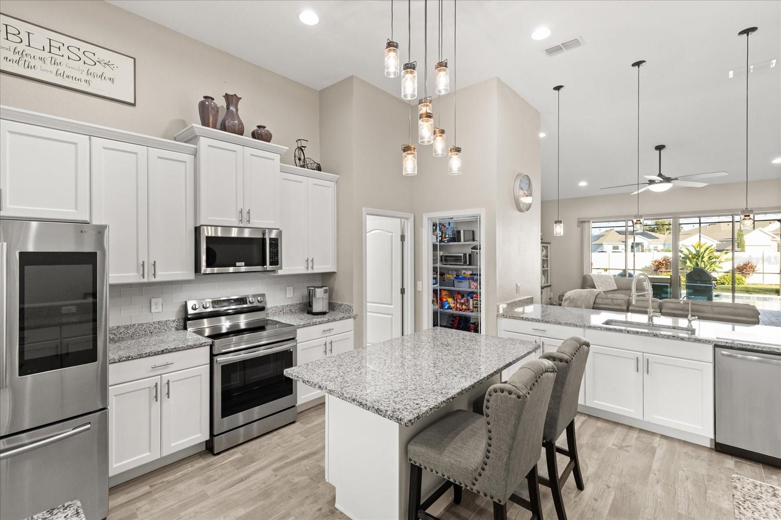 Image 4 of 20 For 303 Lake Mariana Place