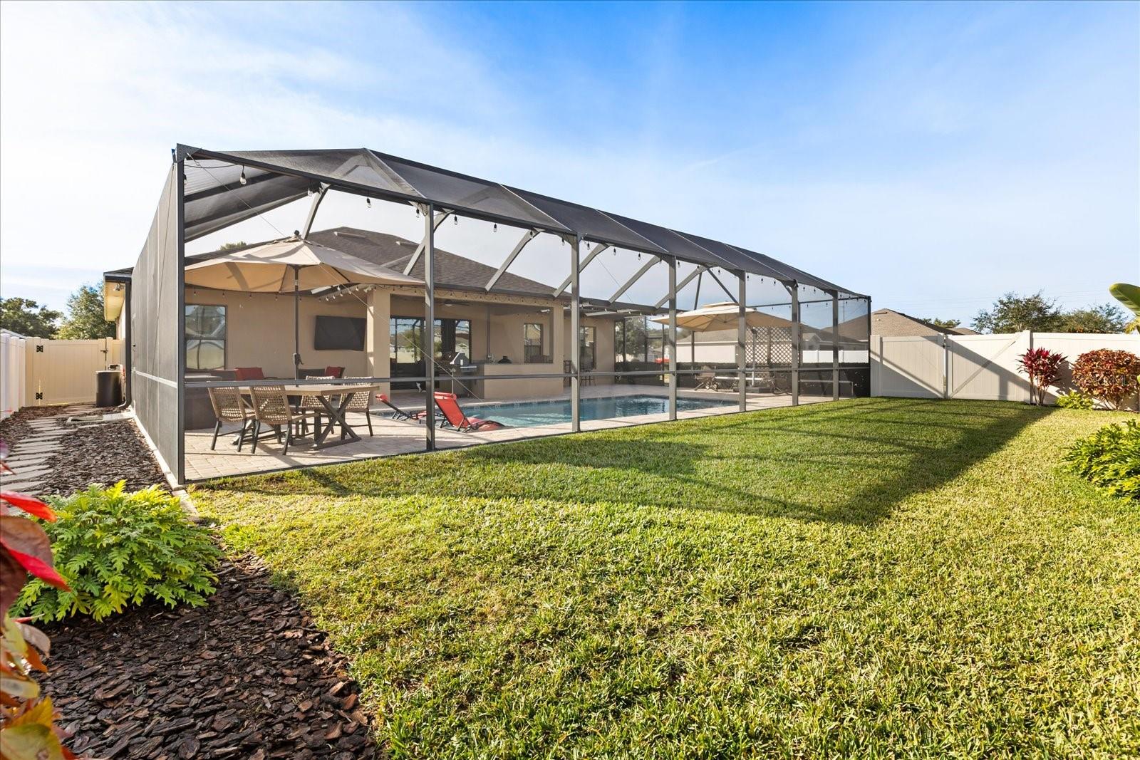 Image 9 of 20 For 303 Lake Mariana Place