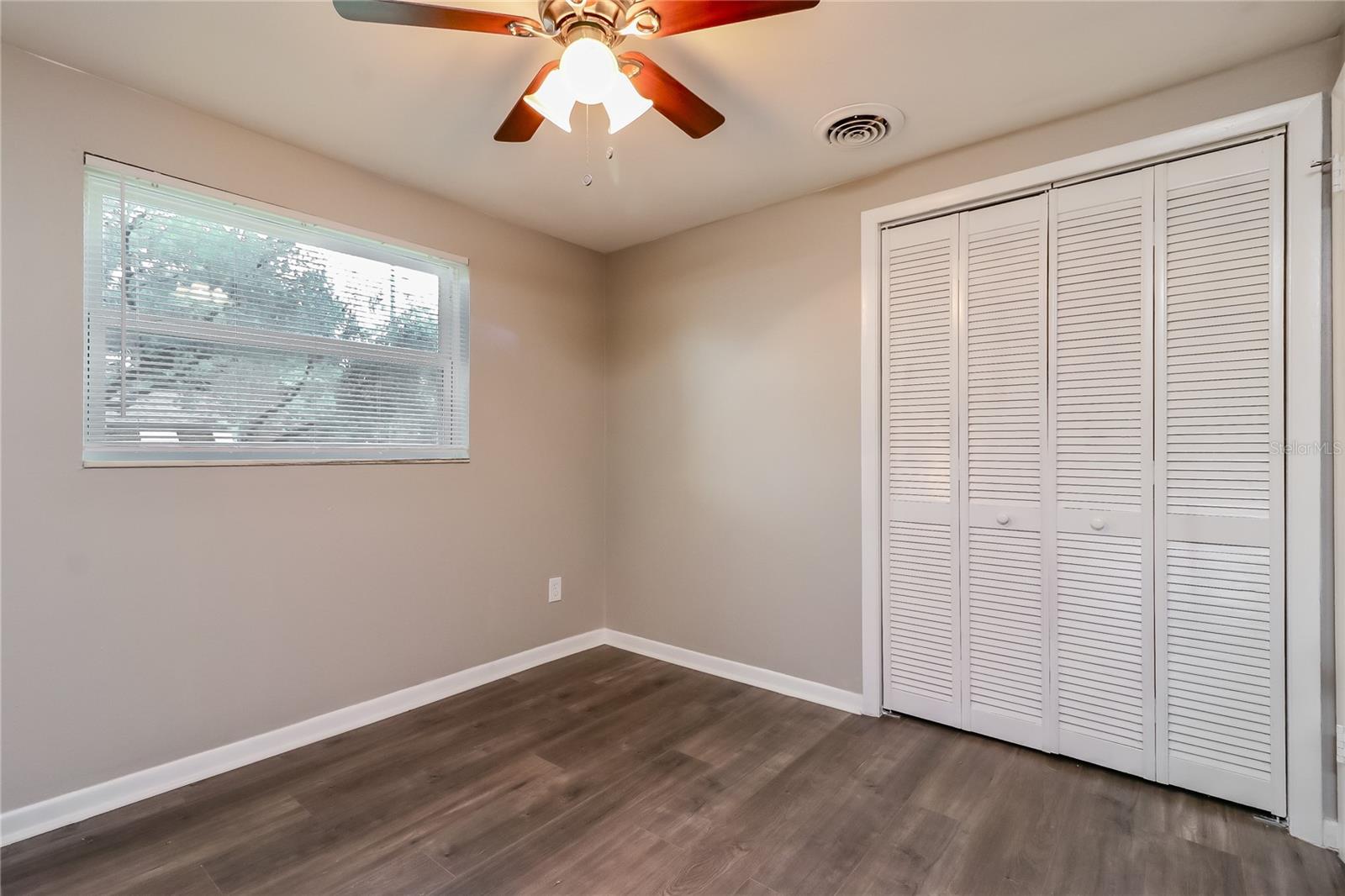 Image 12 of 16 For 921 Hillside Drive