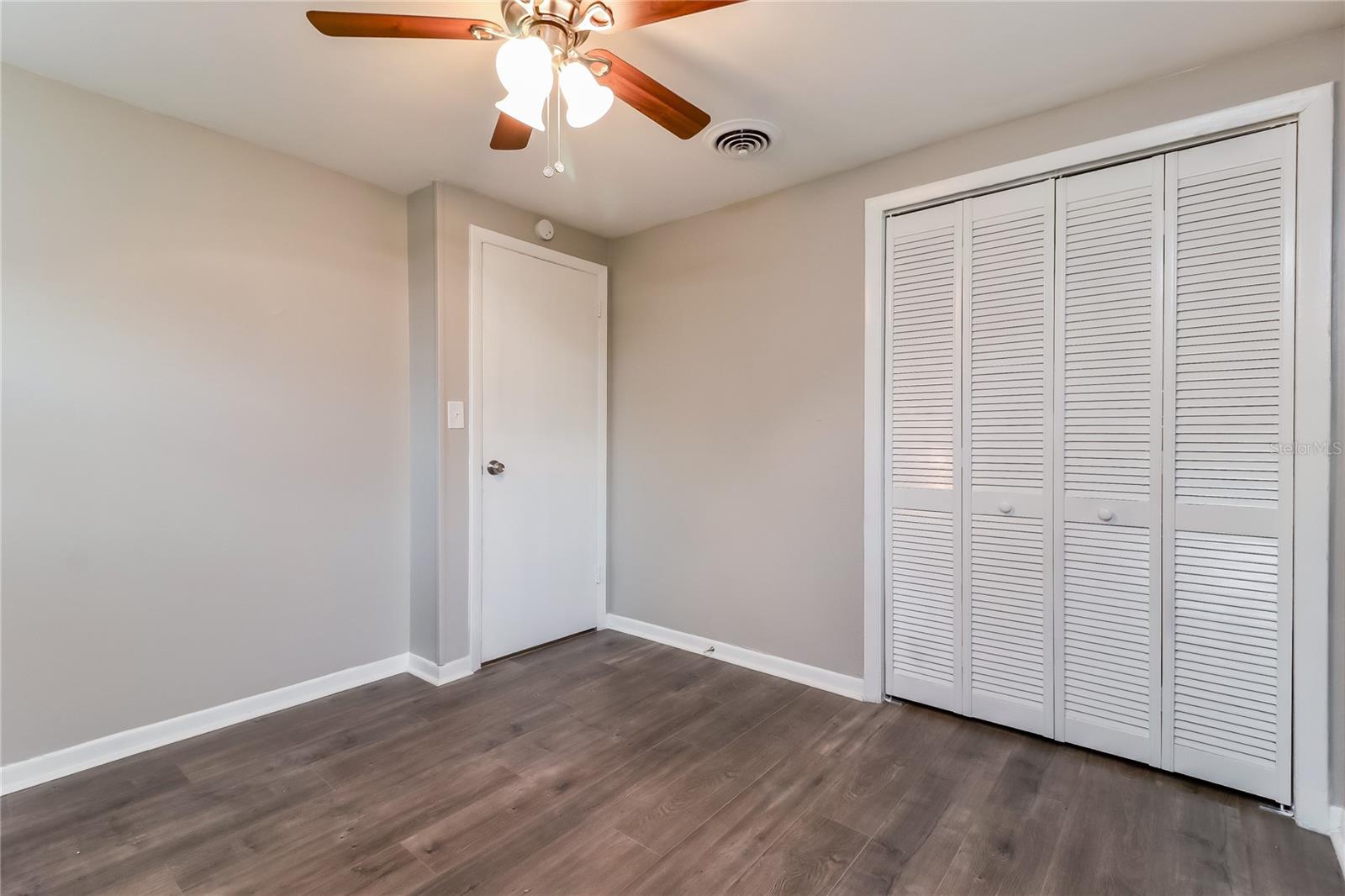 Image 13 of 16 For 921 Hillside Drive