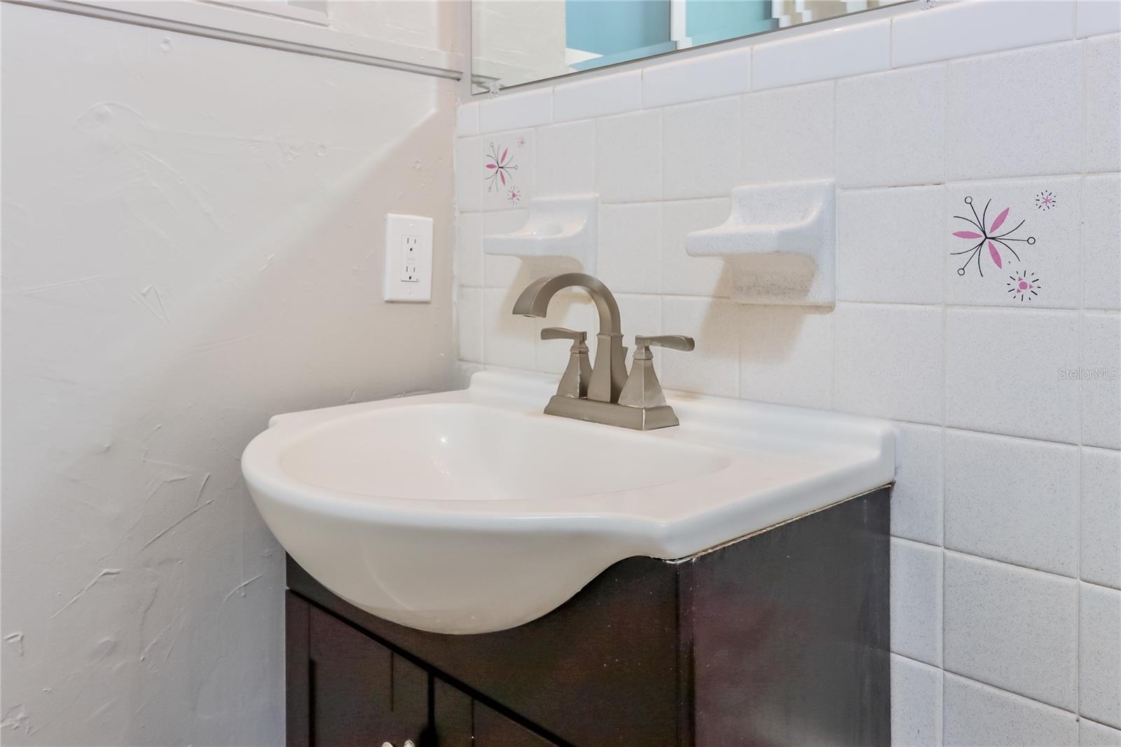 Image 14 of 16 For 921 Hillside Drive