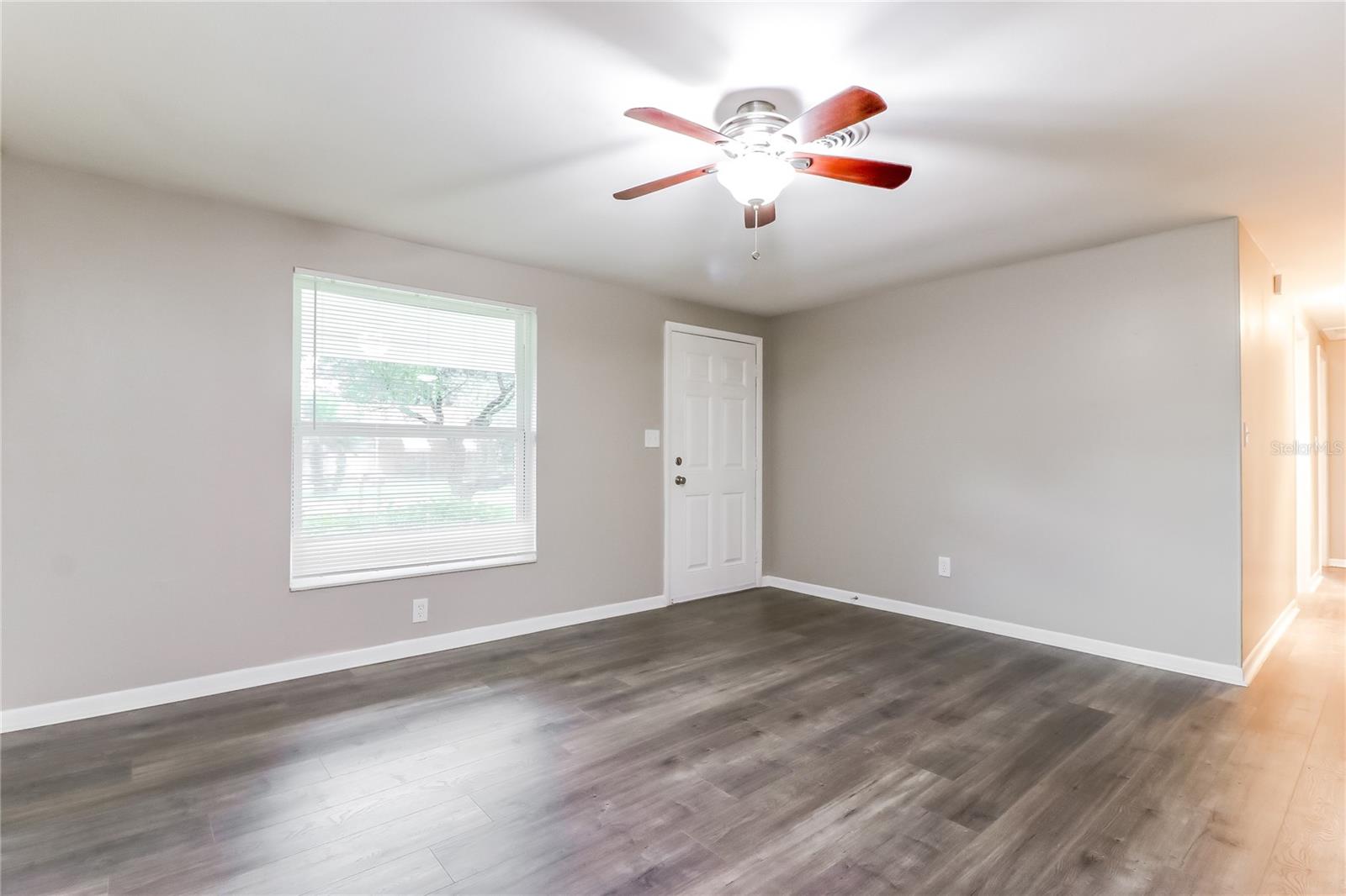 Image 2 of 16 For 921 Hillside Drive