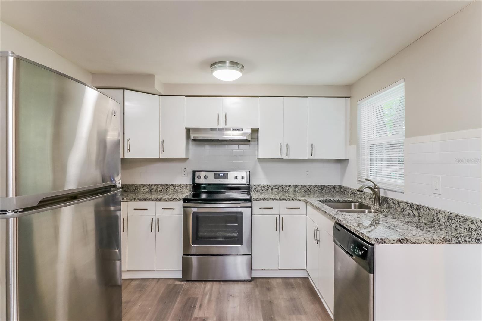 Image 4 of 16 For 921 Hillside Drive