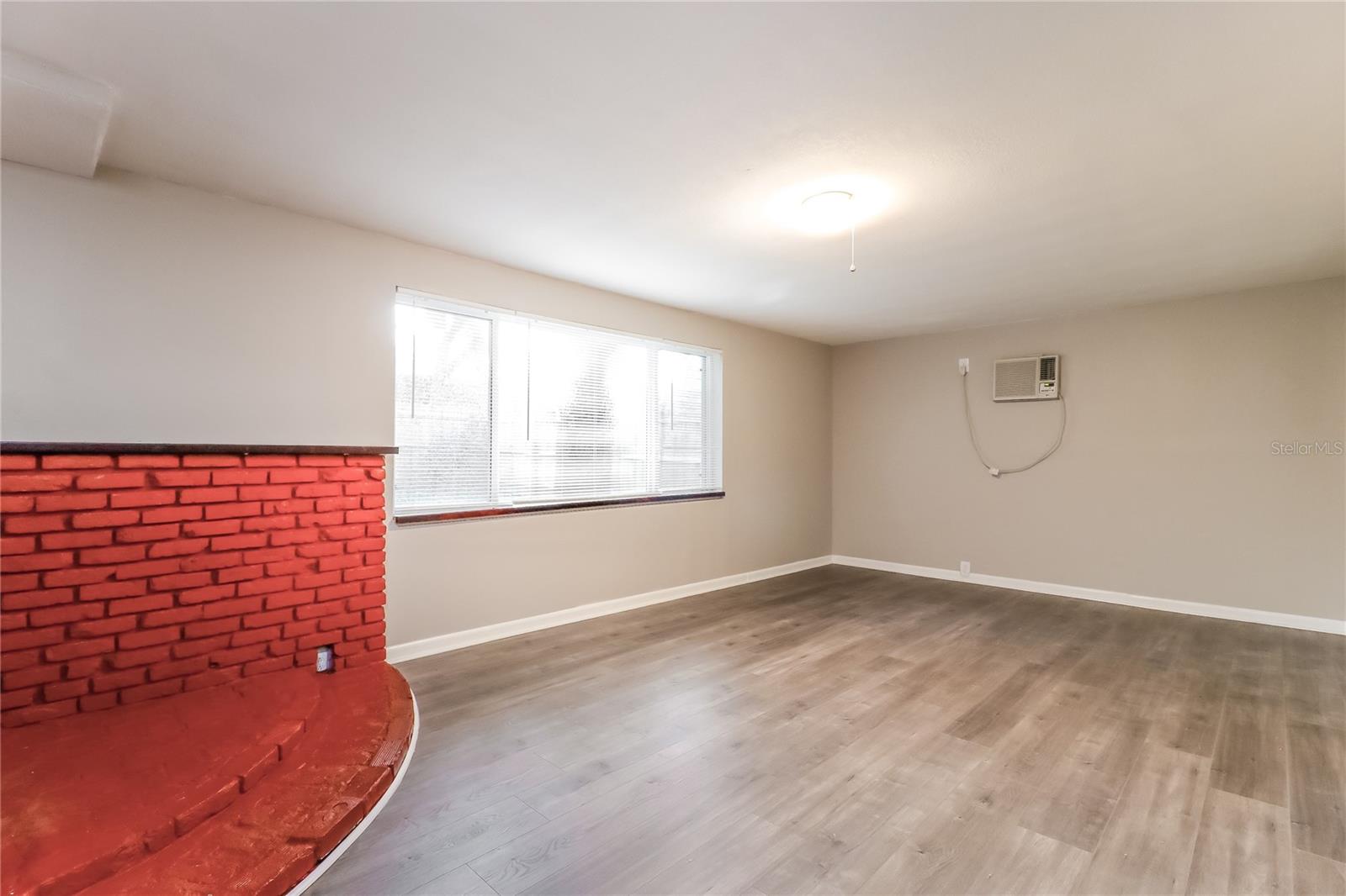 Image 6 of 16 For 921 Hillside Drive