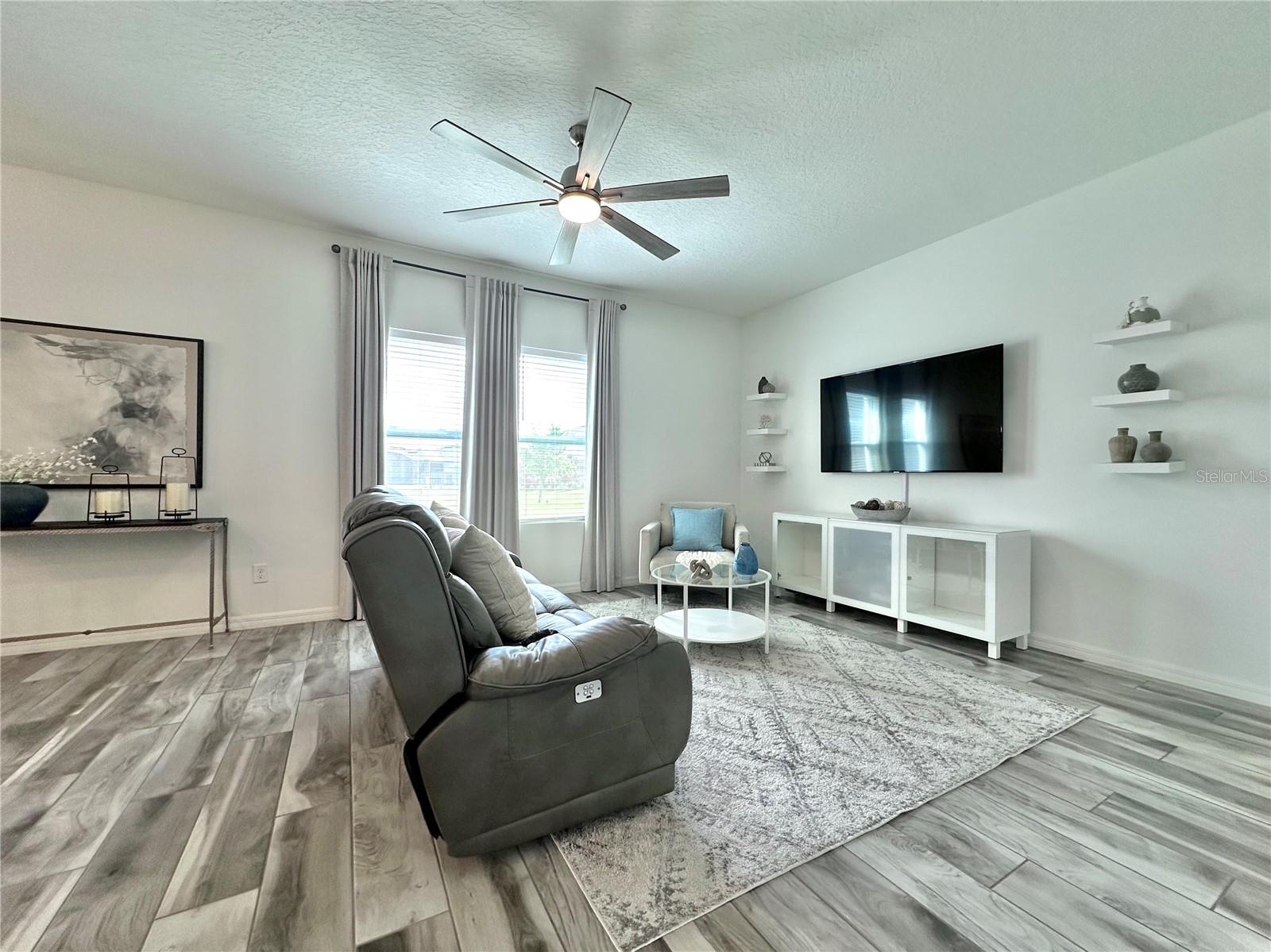 Image 16 of 62 For 17691 Passionflower Circle