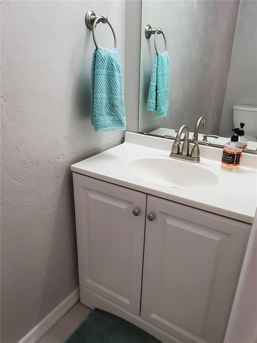 Image 10 of 36 For 107 Springwood Square