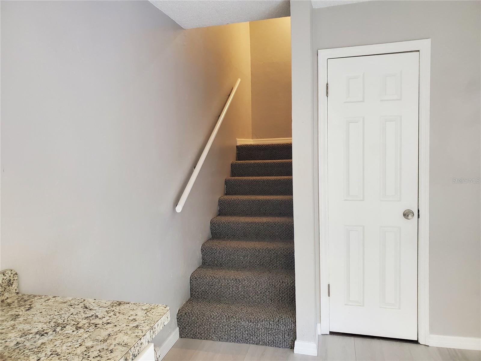 Image 19 of 36 For 107 Springwood Square