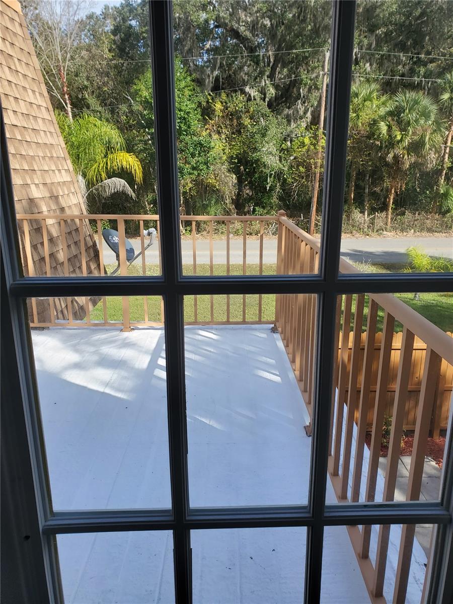 Image 24 of 36 For 107 Springwood Square