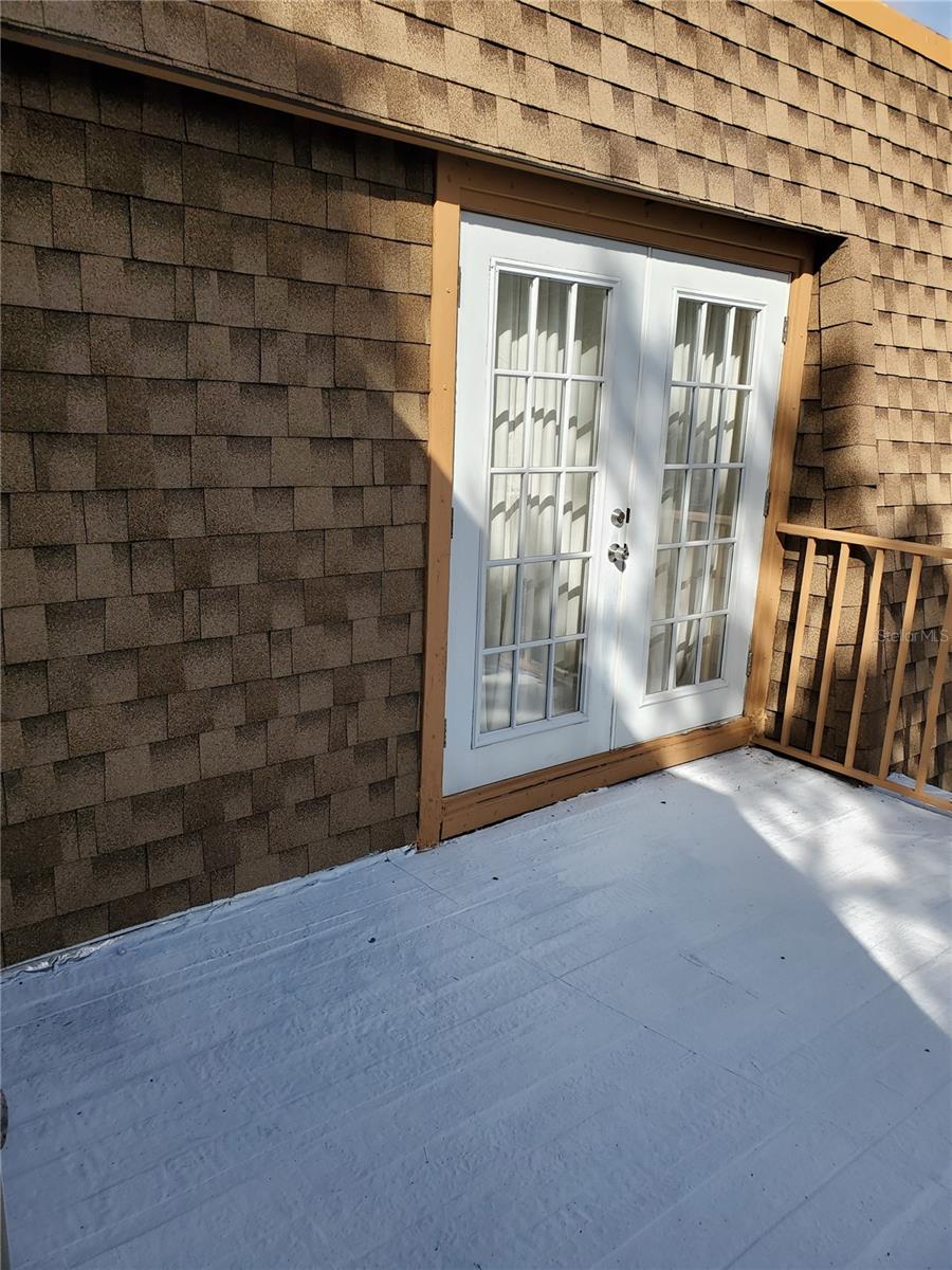 Image 25 of 36 For 107 Springwood Square