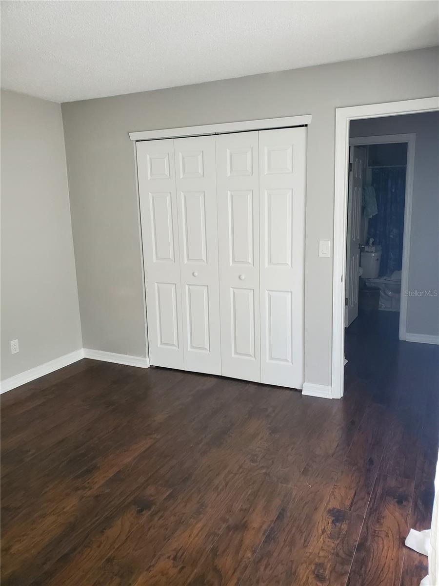 Image 28 of 36 For 107 Springwood Square