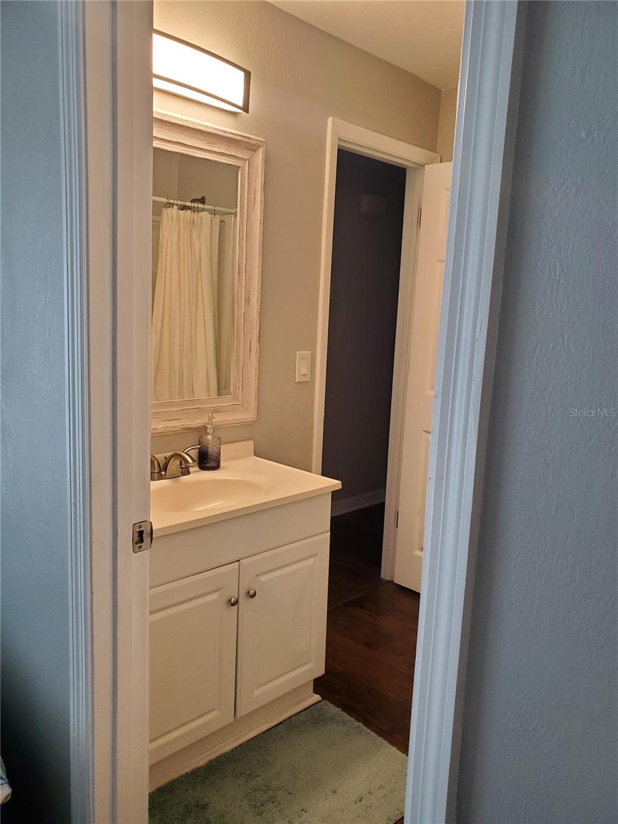 Image 32 of 36 For 107 Springwood Square