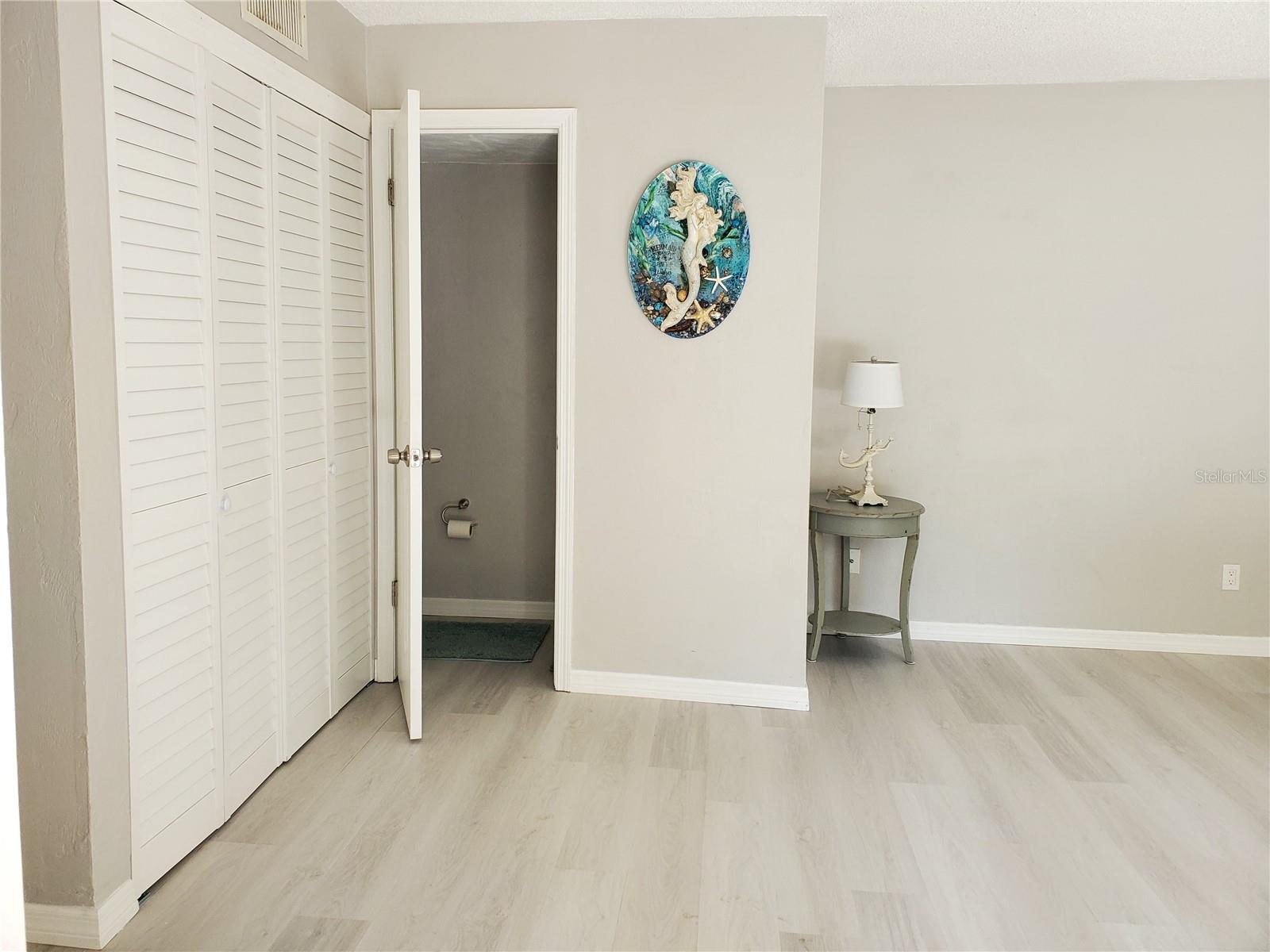 Image 7 of 36 For 107 Springwood Square