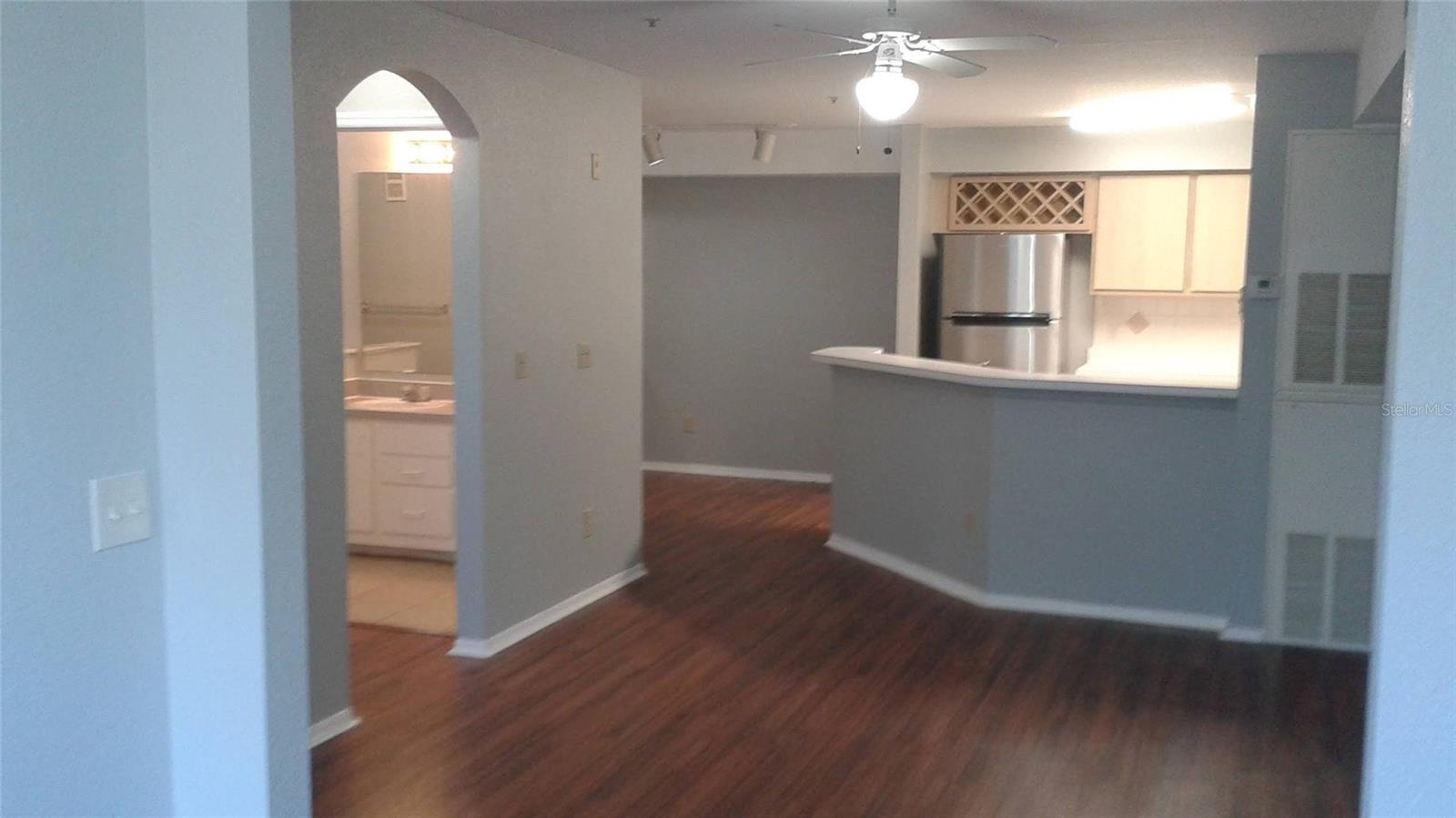 Image 16 of 26 For 829 Camargo Way 203