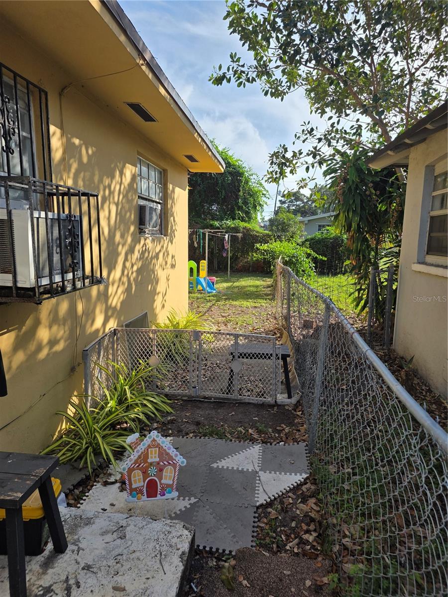 Image 10 of 22 For 1846 43 Street