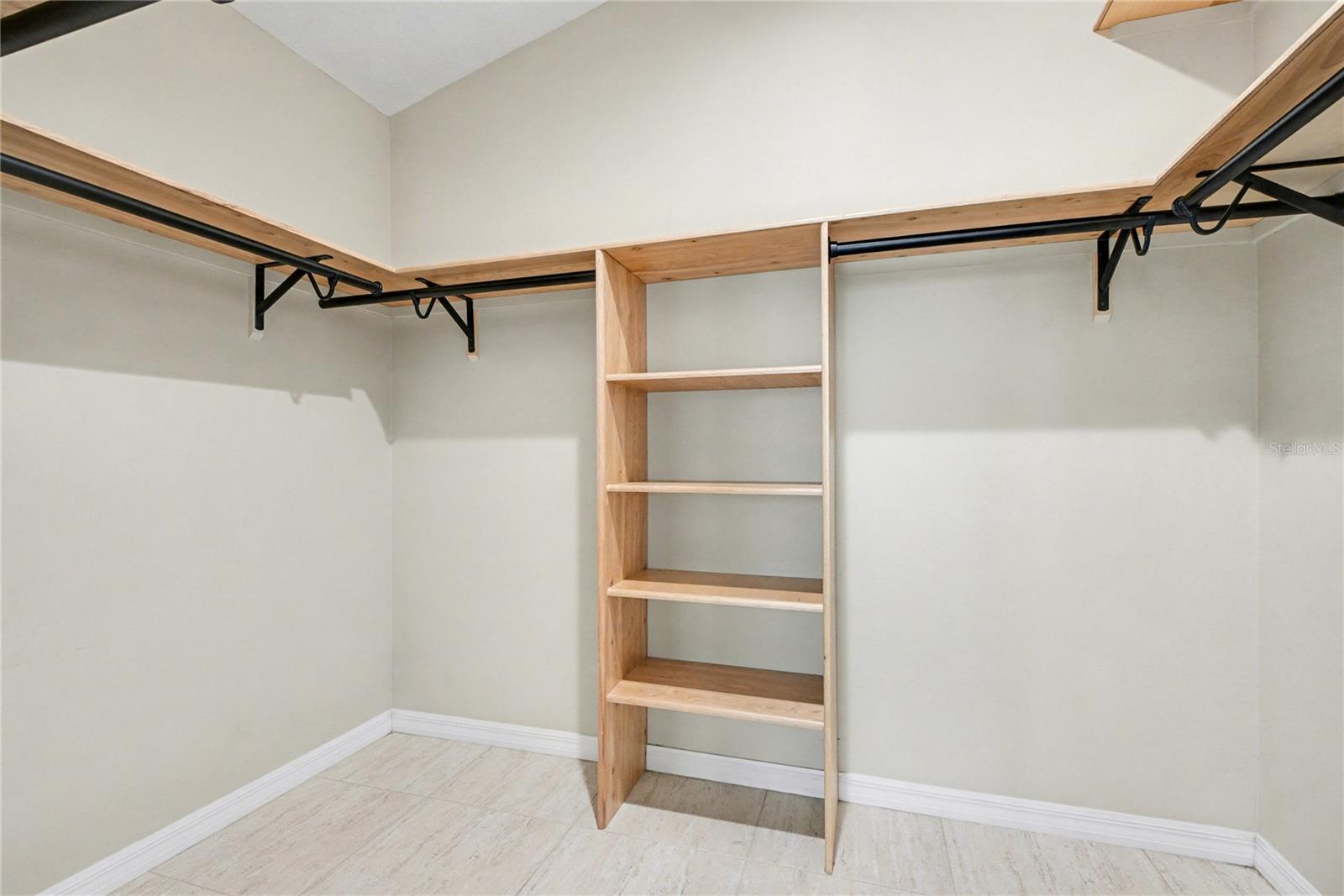 Image 21 of 61 For 1928 Southcreek Boulevard