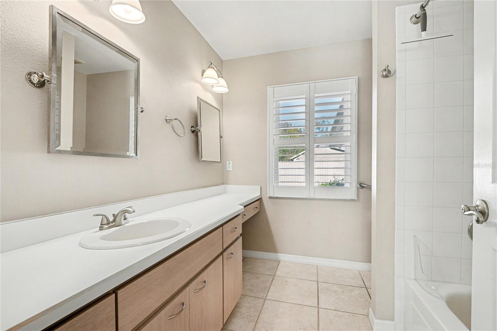 Image 26 of 61 For 1928 Southcreek Boulevard