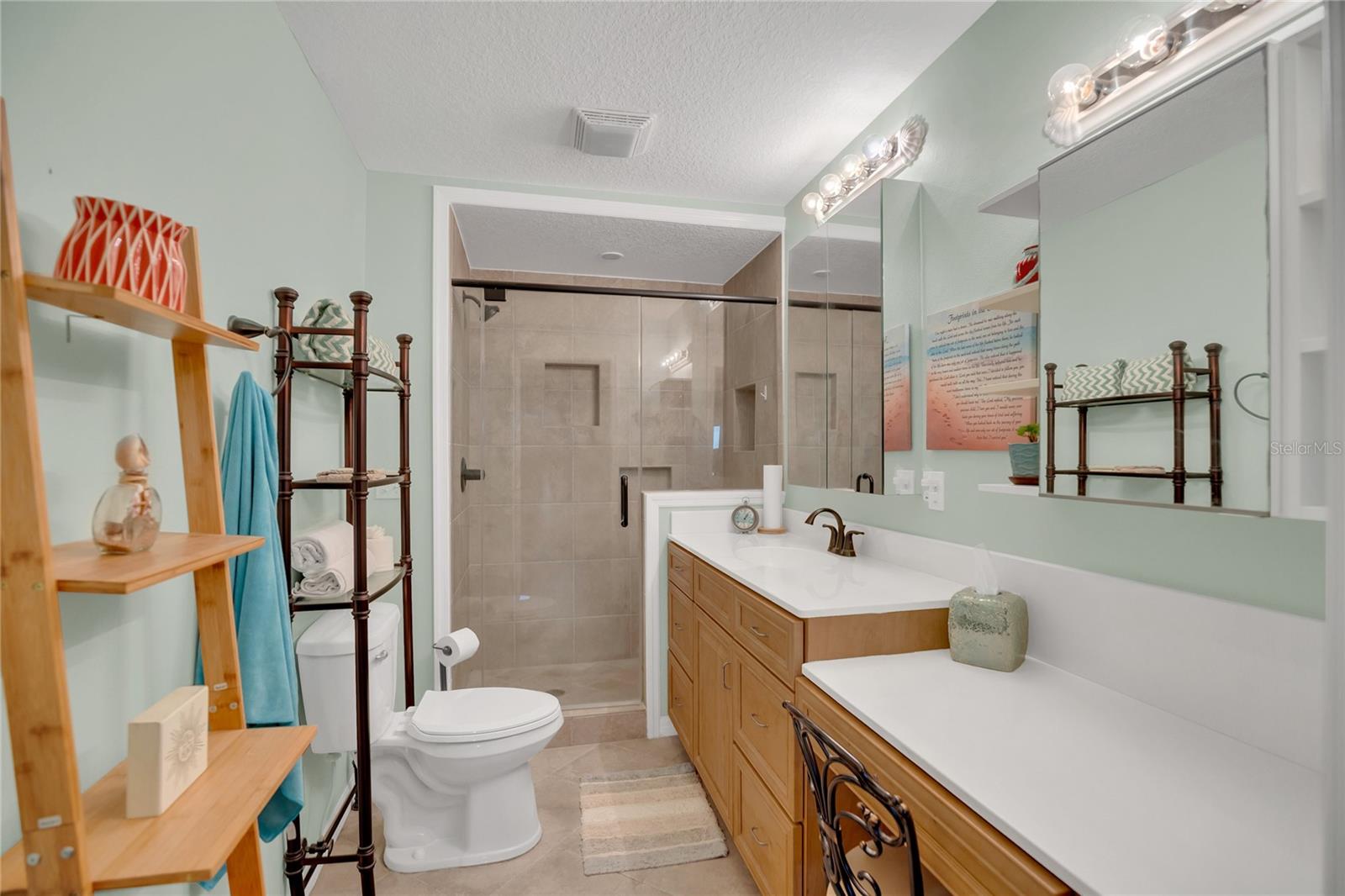 Image 16 of 31 For 456 Bouchelle Drive 102