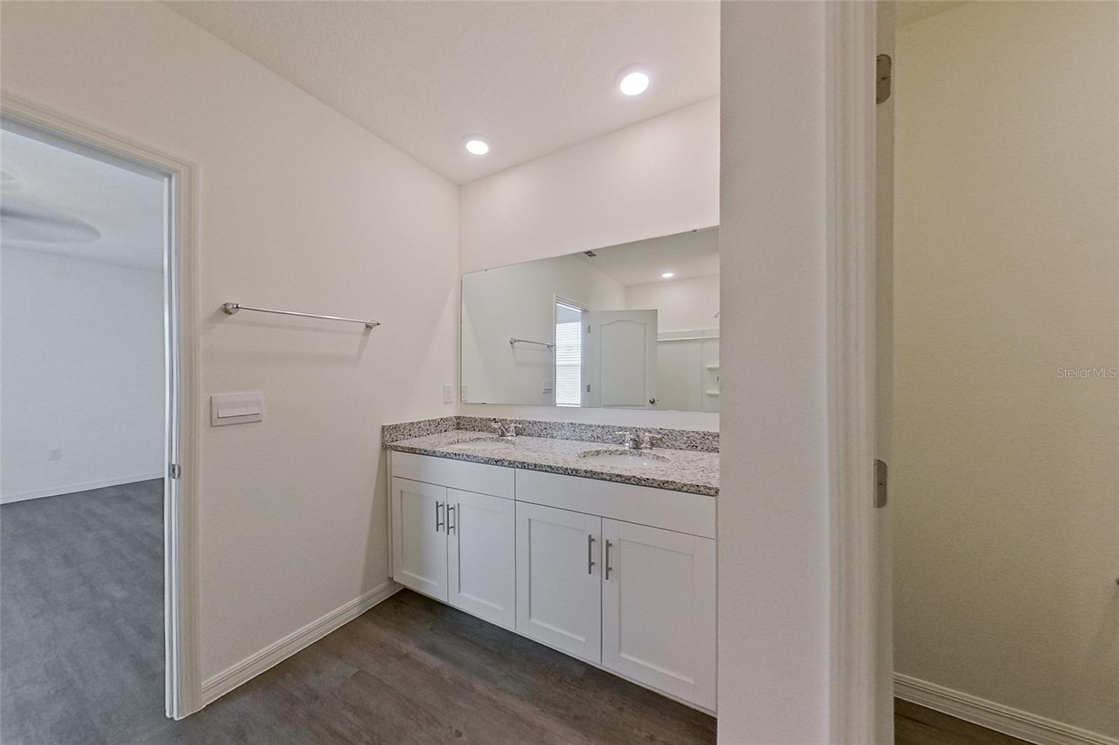 Image 16 of 28 For 31981 Katelin Circle