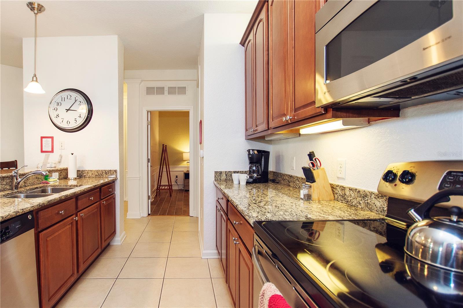 Image 10 of 56 For 4840 Cayview Avenue 203