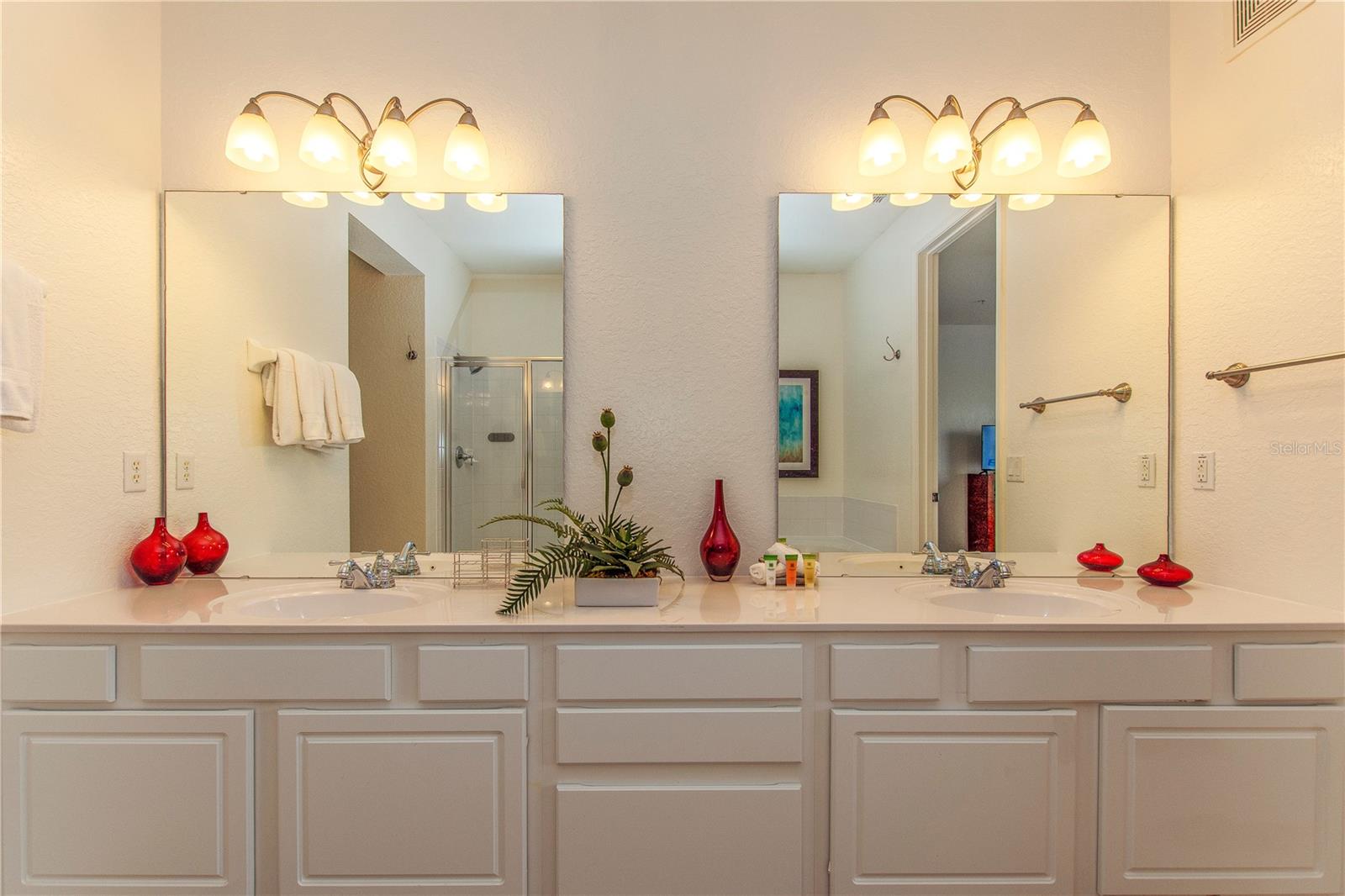 Image 12 of 56 For 4840 Cayview Avenue 203