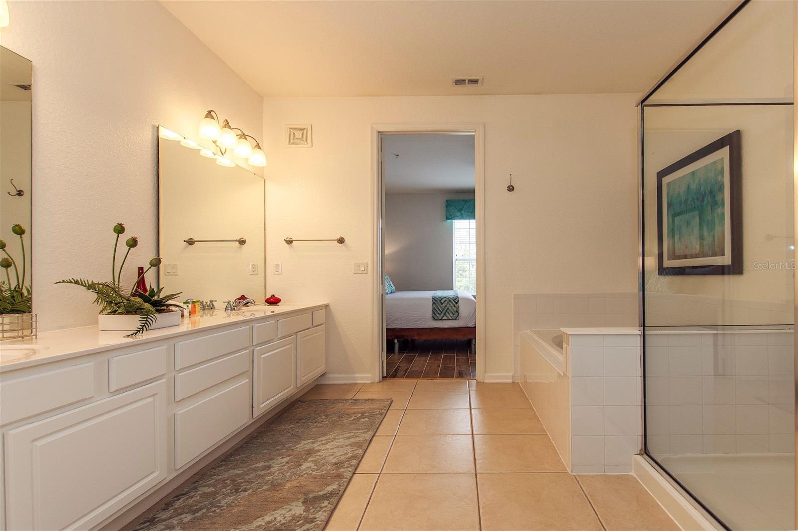 Image 13 of 56 For 4840 Cayview Avenue 203