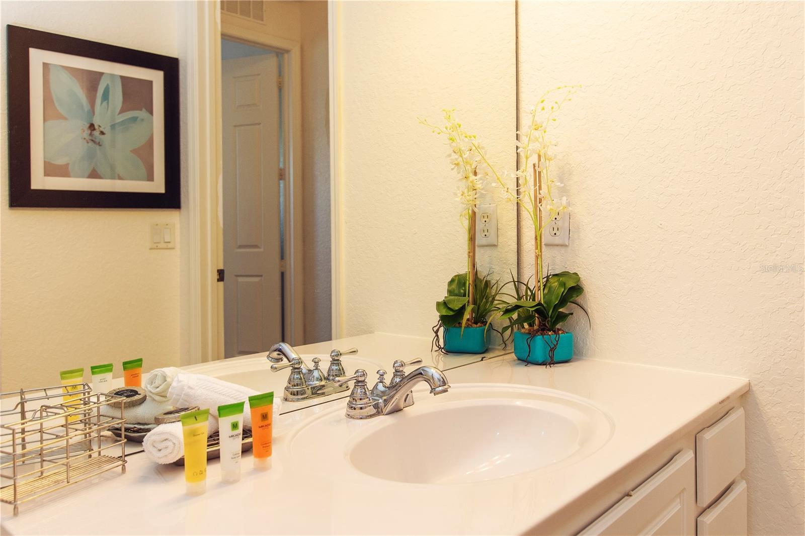 Image 18 of 56 For 4840 Cayview Avenue 203