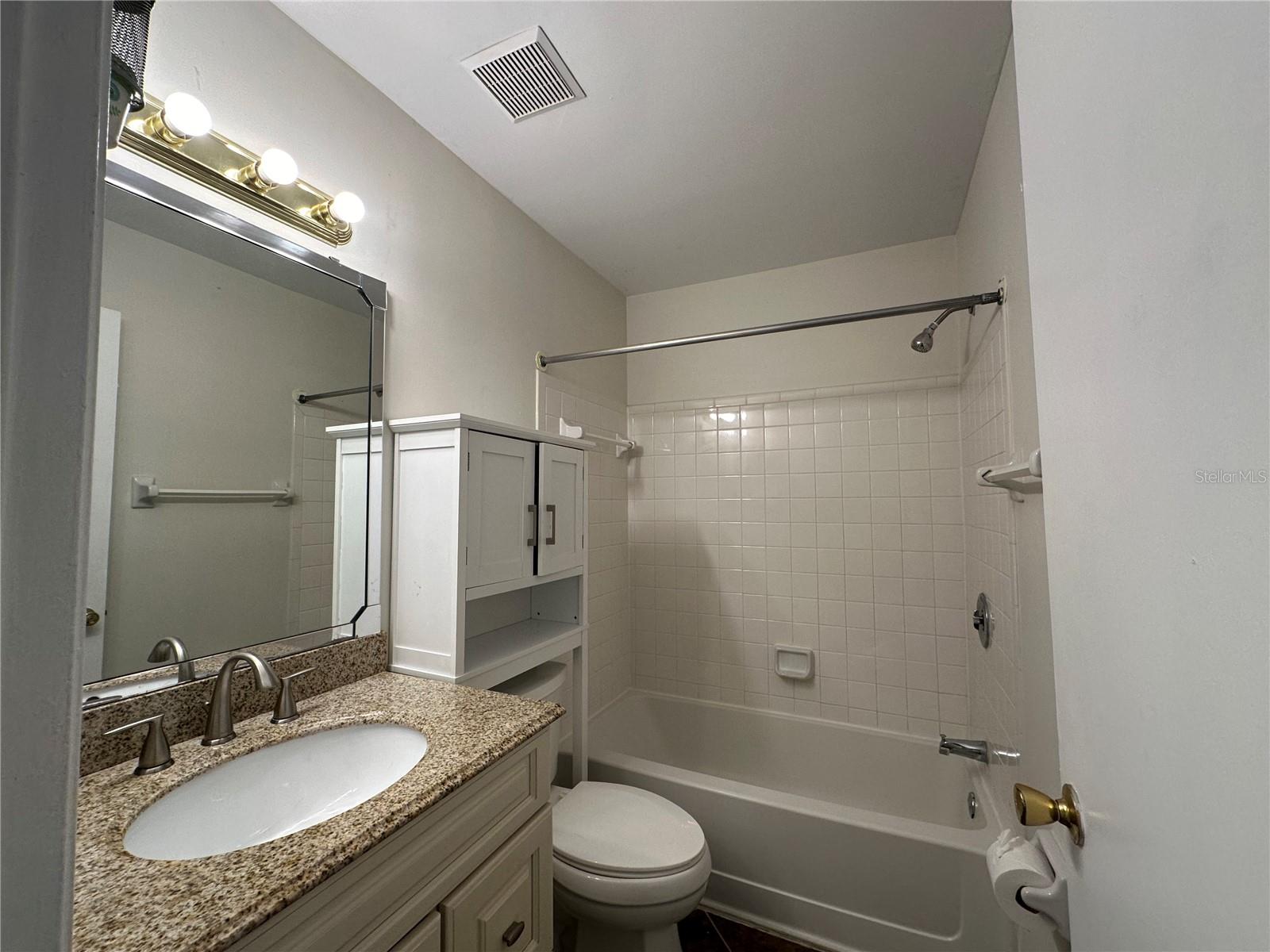 Image 31 of 43 For 602 Kenwick Circle 205