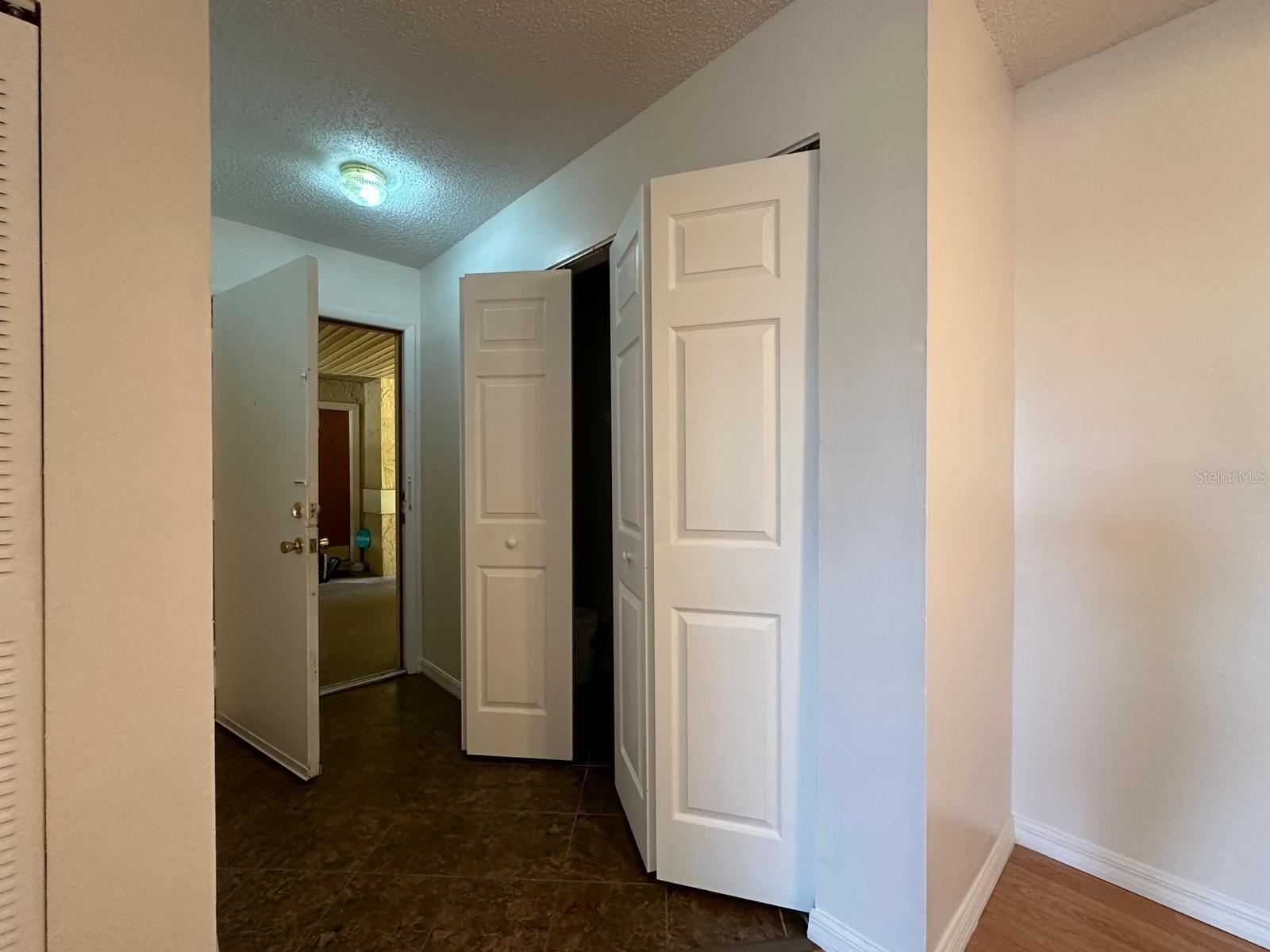 Image 4 of 43 For 602 Kenwick Circle 205