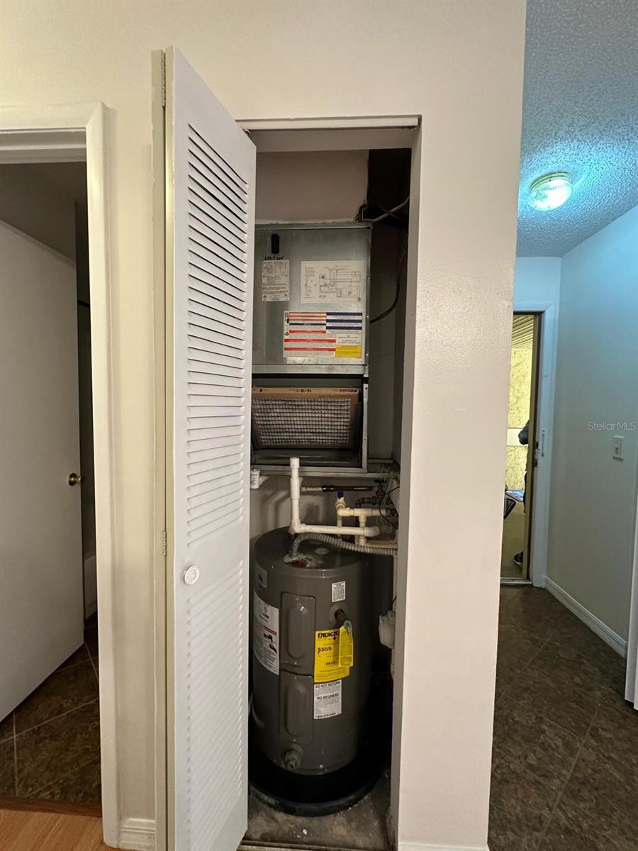 Image 6 of 43 For 602 Kenwick Circle 205