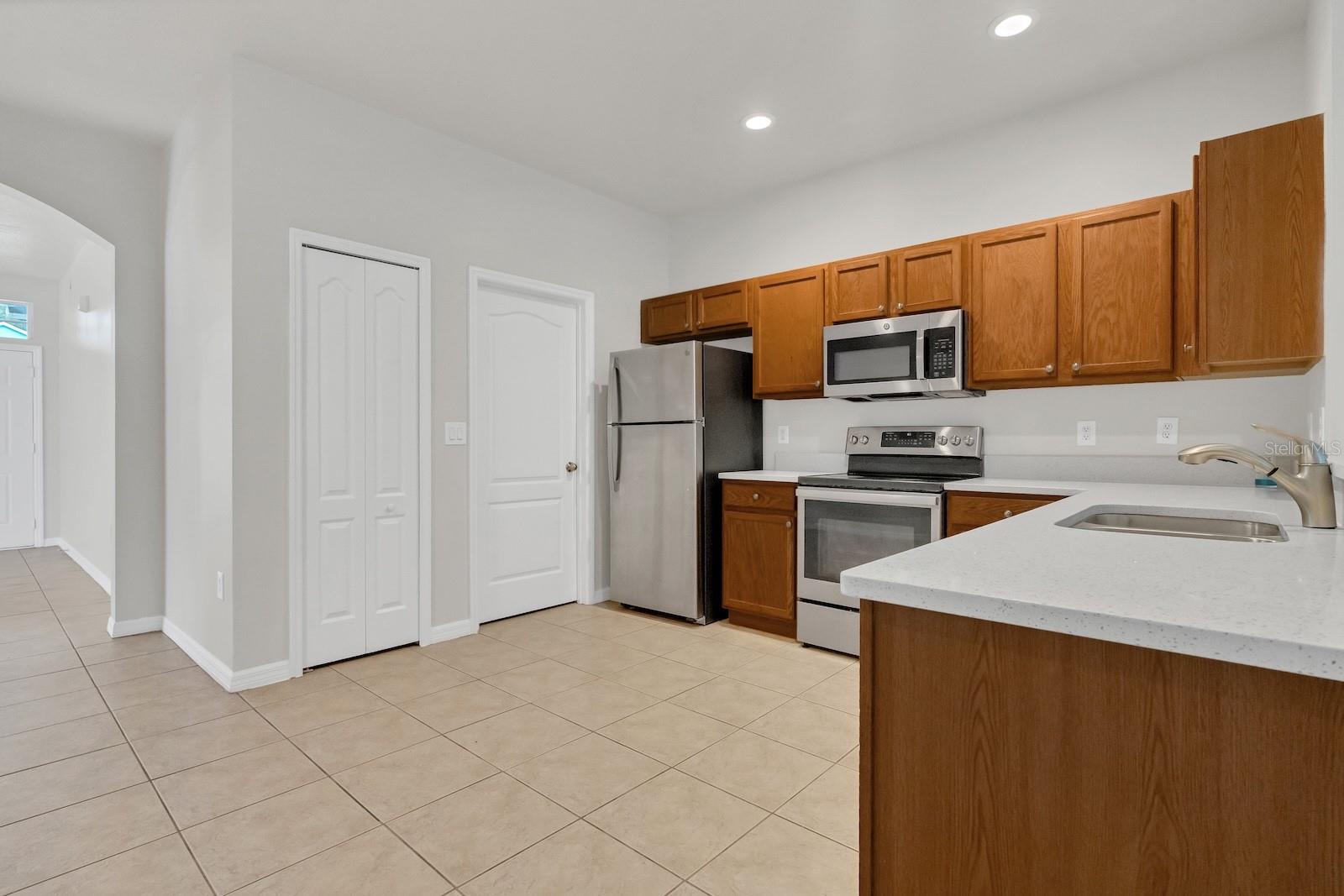 Image 10 of 31 For 7719 Rex Hill Trail