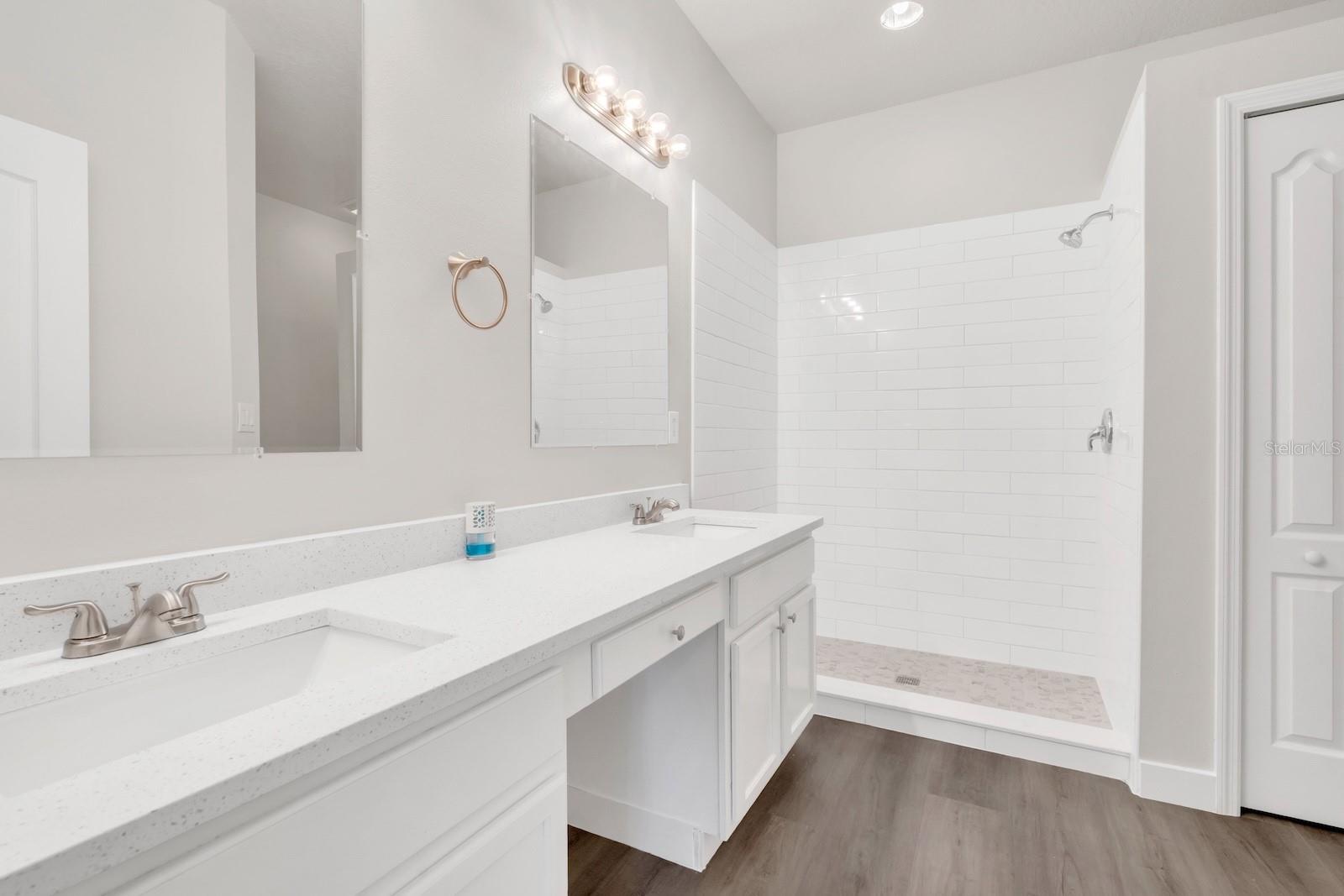 Image 18 of 31 For 7719 Rex Hill Trail