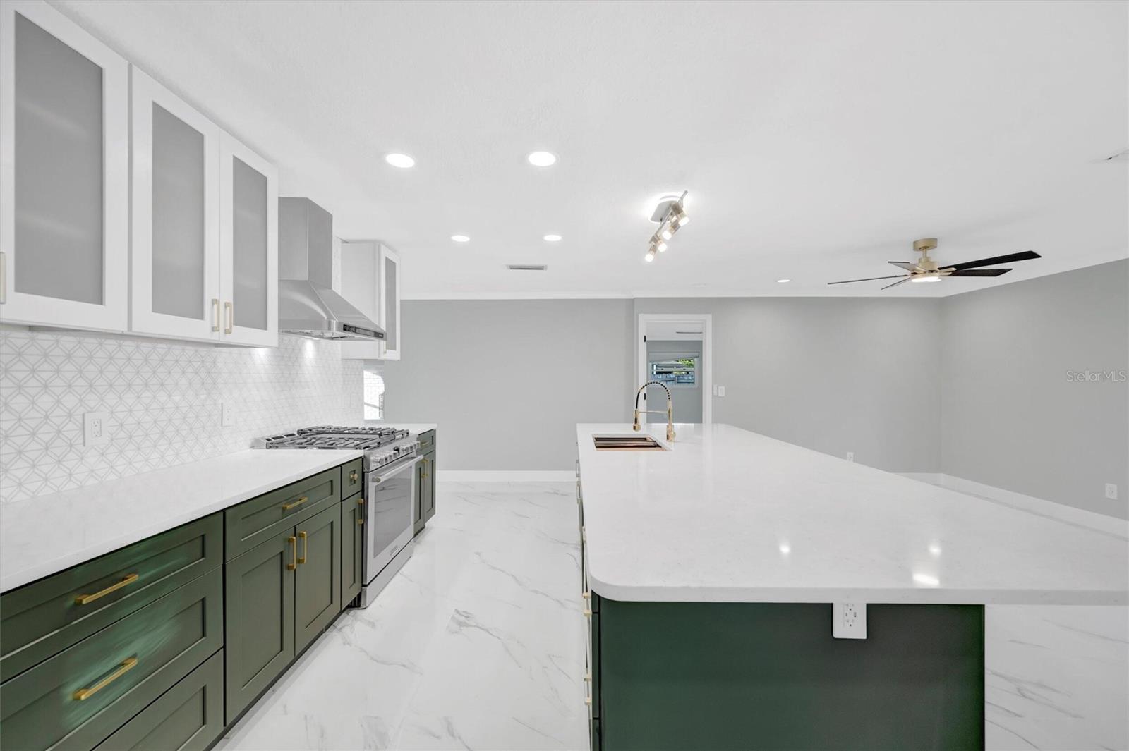 Image 11 of 25 For 5215 Denver Street Ne