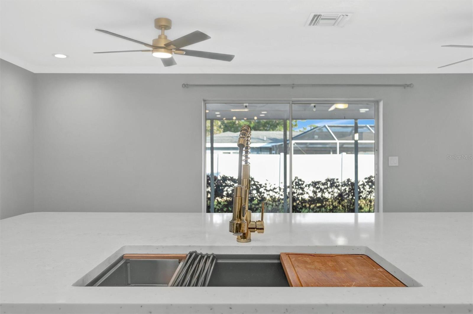 Image 13 of 25 For 5215 Denver Street Ne