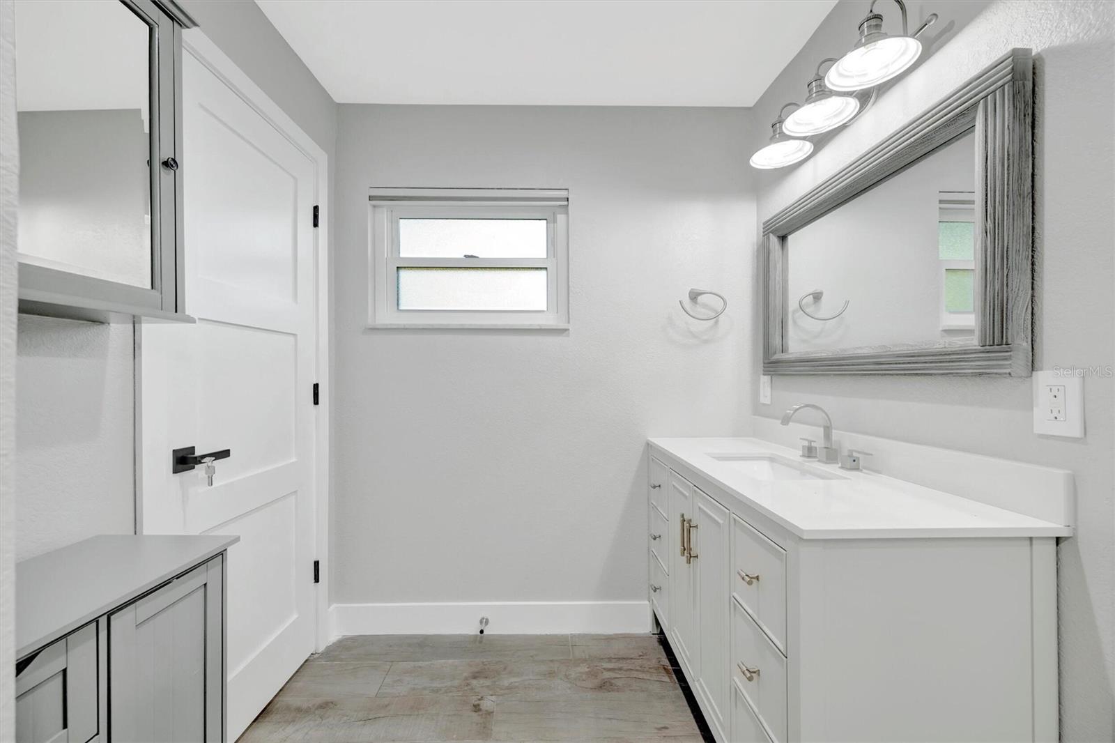 Image 23 of 25 For 5215 Denver Street Ne