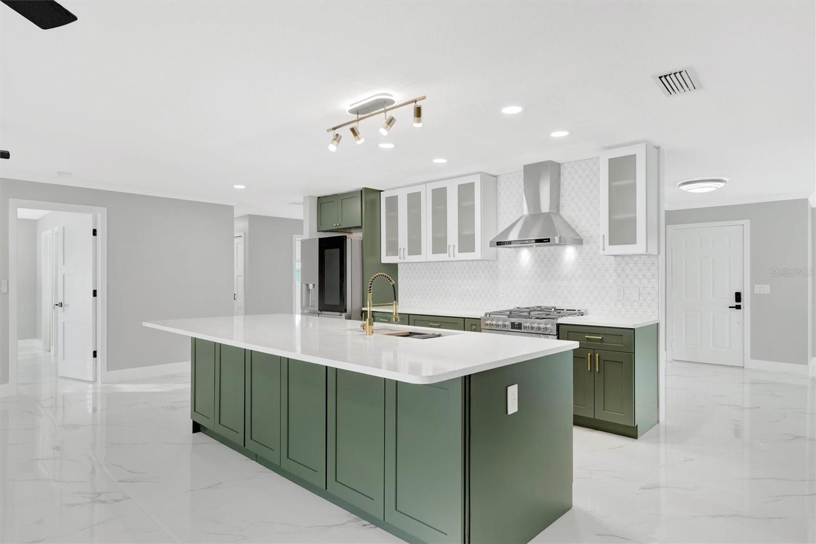 Image 7 of 25 For 5215 Denver Street Ne