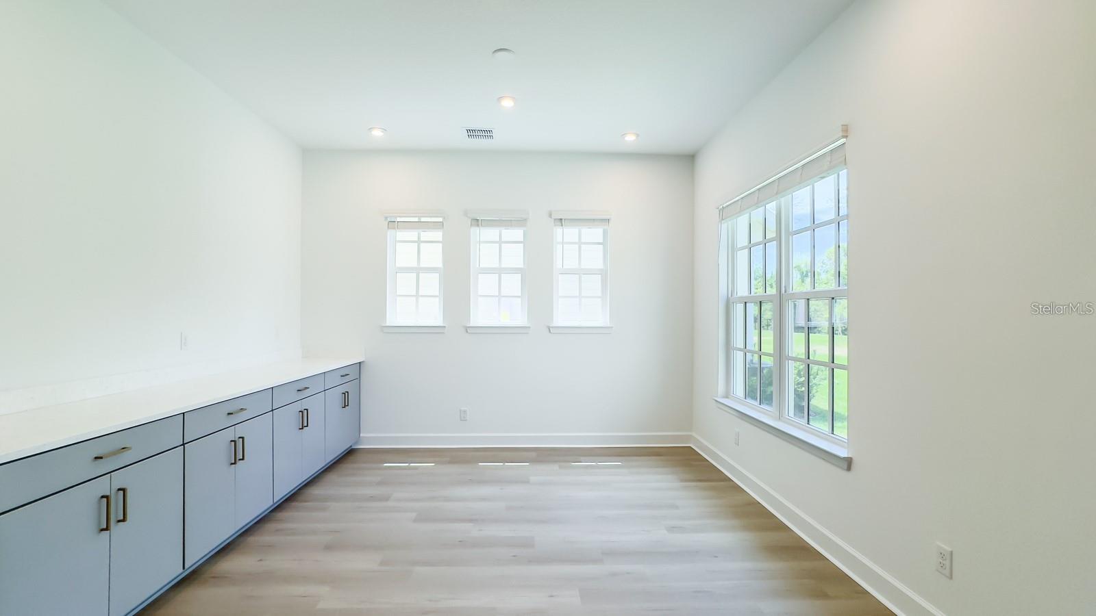 Image 18 of 47 For 7453 Estuary Lake Loop