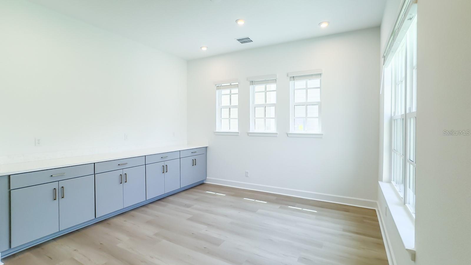 Image 19 of 47 For 7453 Estuary Lake Loop